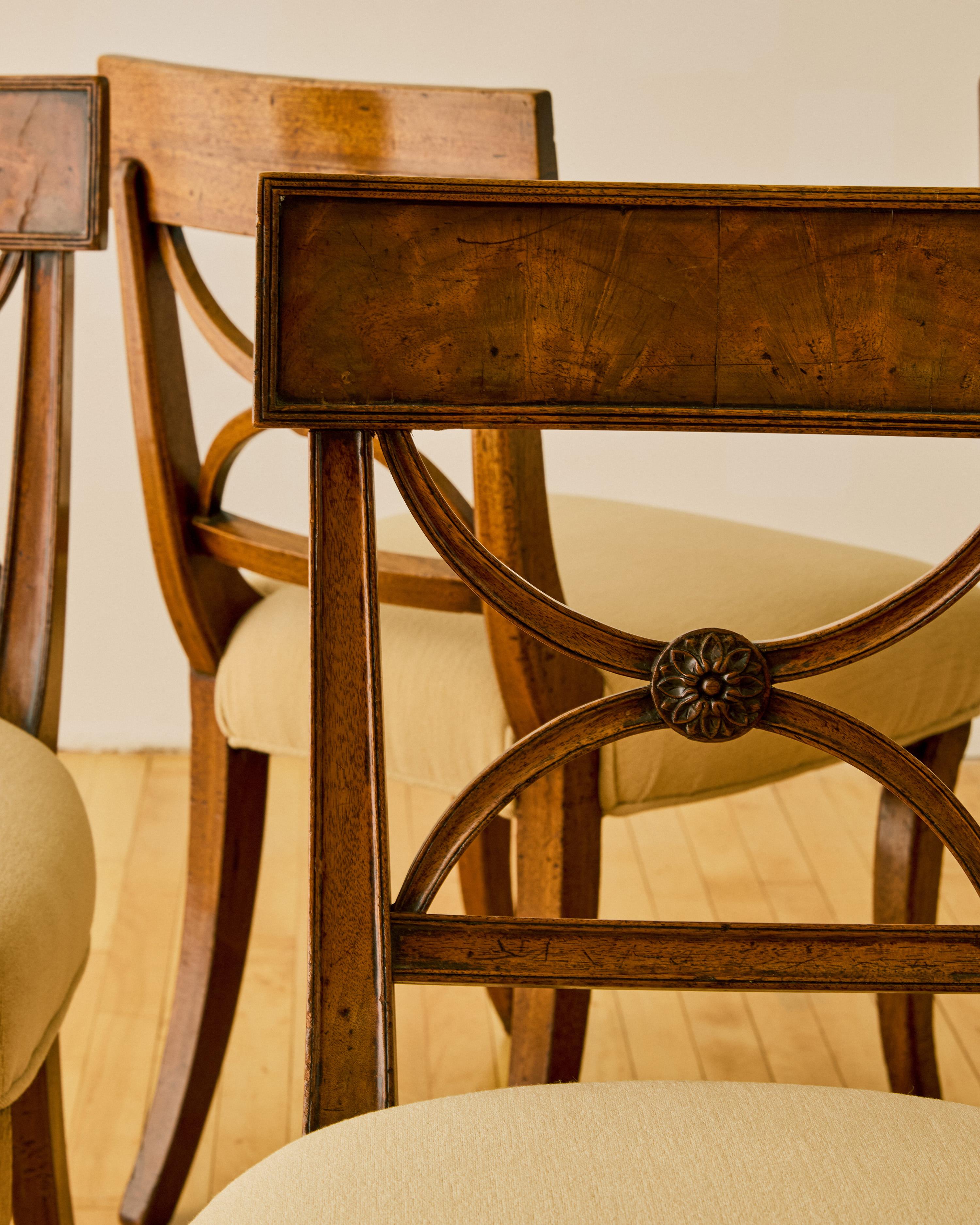 Set of Four 19th Century Mahogany Dining Chairs For Sale 2