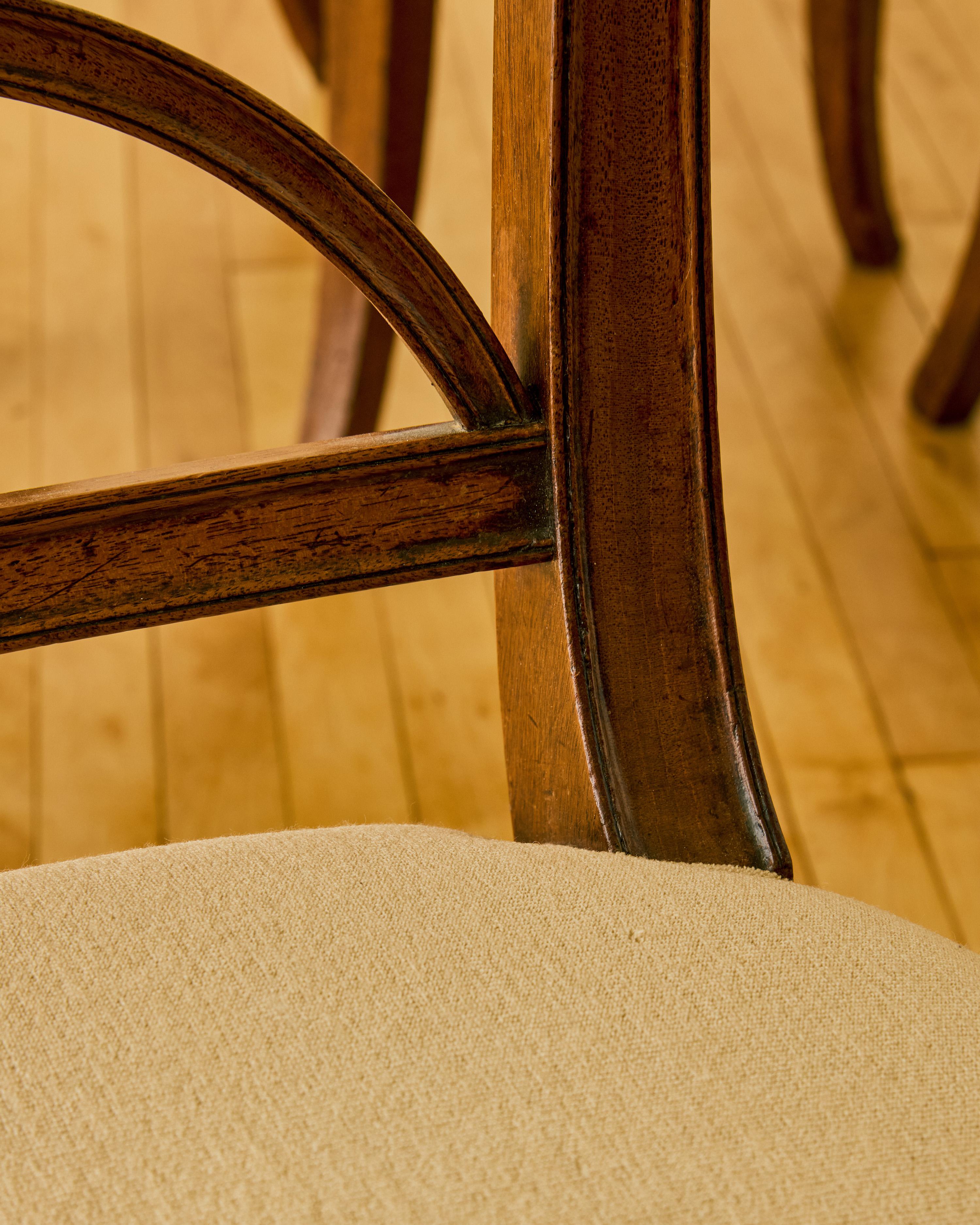 Set of Four 19th Century Mahogany Dining Chairs For Sale 3