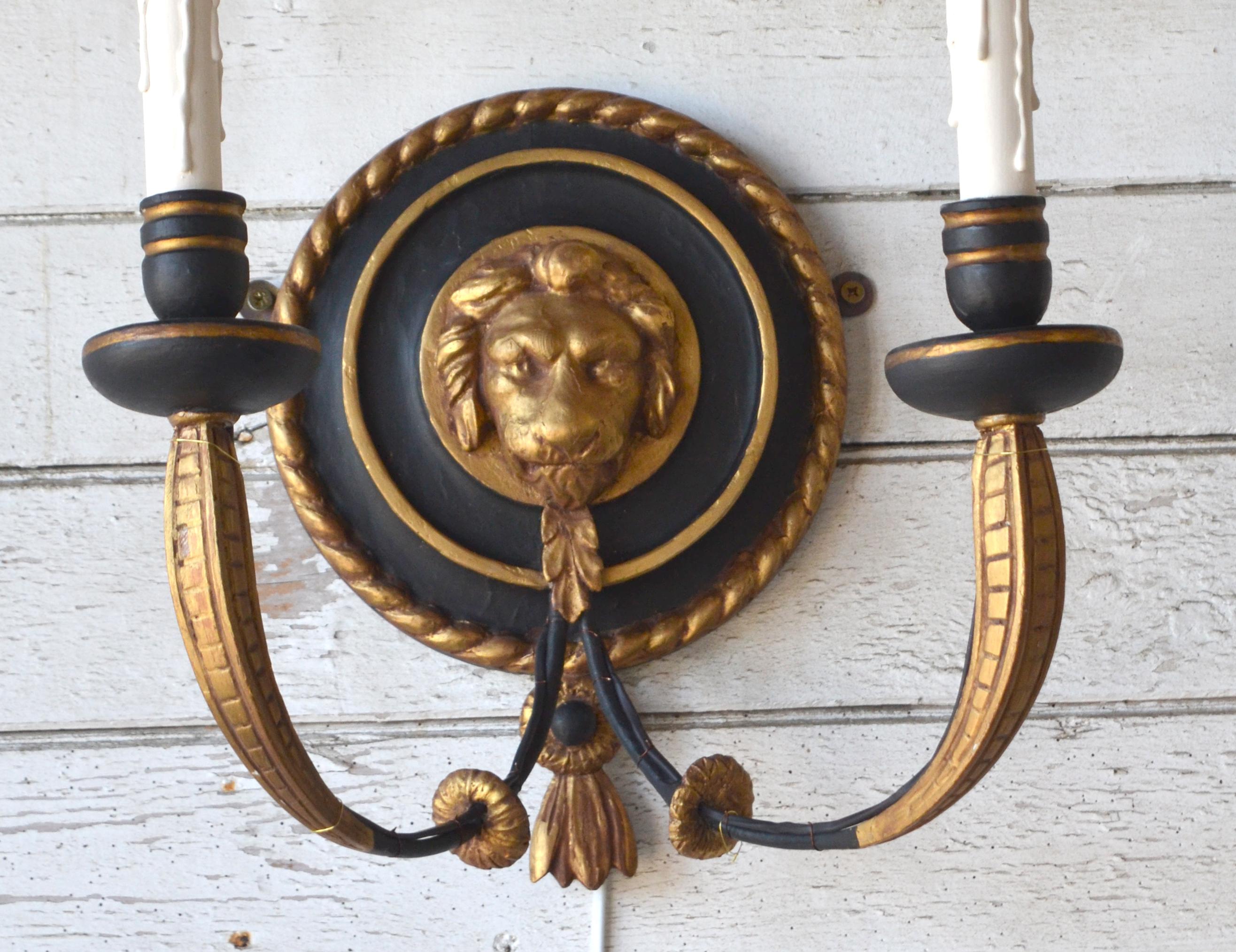 Set of Four 19th Century Regency Carved Ebonized & Gilt Lions Head Wall Lights In Good Condition For Sale In Southall, GB