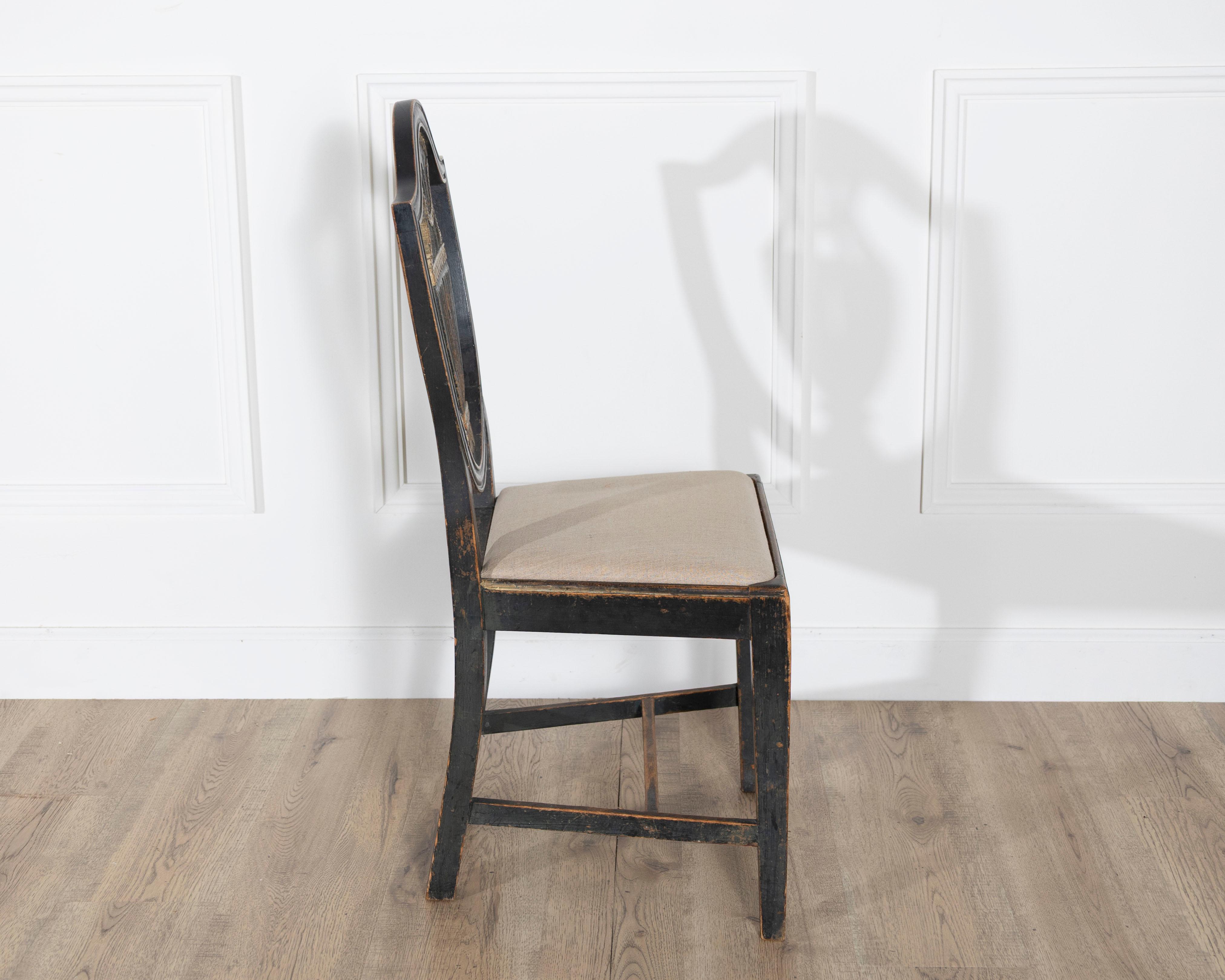 Set of Four 19th Century Swedish Blackened Wood and Gilt Lyre-Back Chairs im Angebot 9