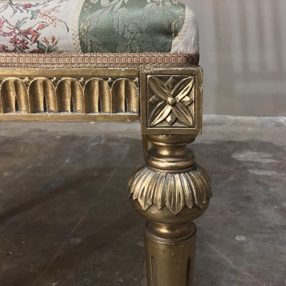 Ensemble de quatre chaises suédoises Louis XVI dorées du 19e siècle en vente 2