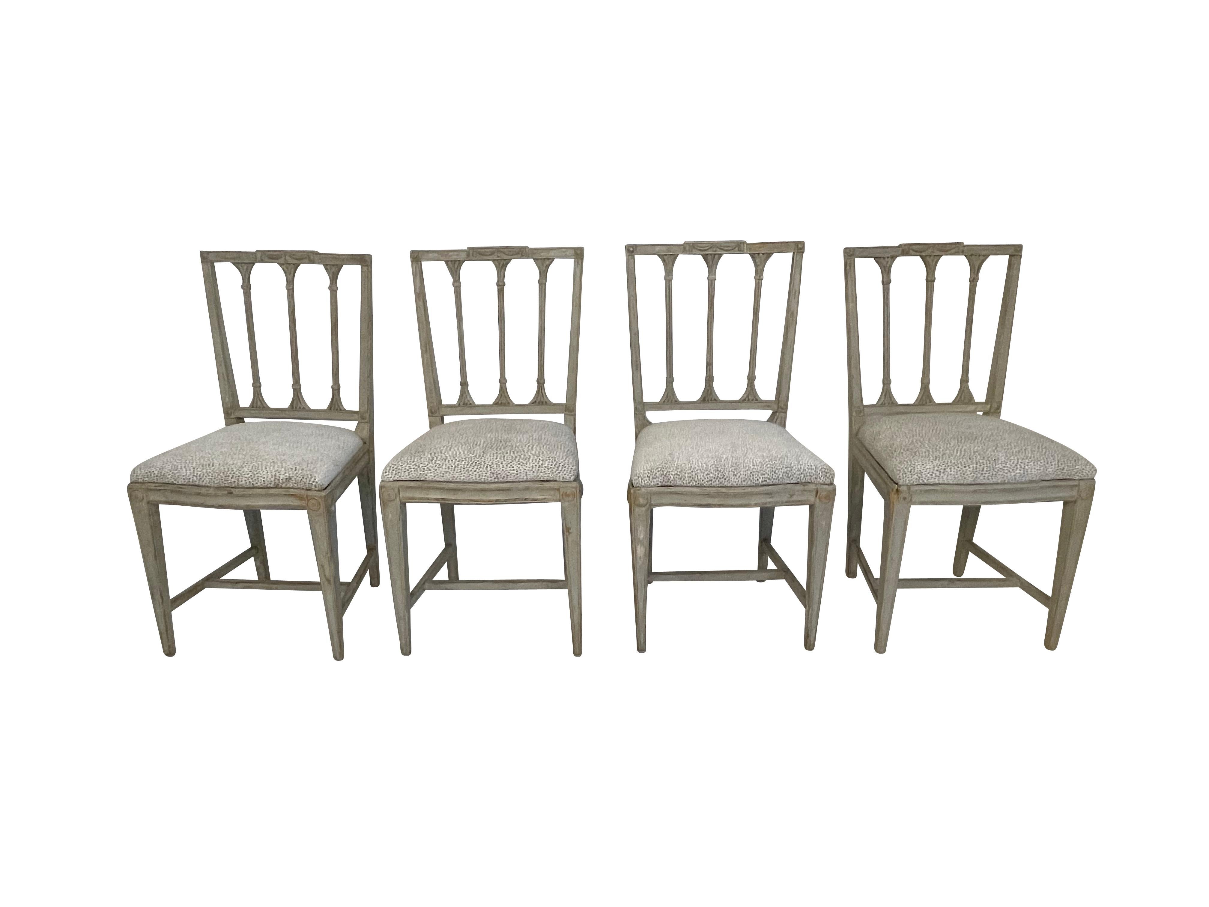 Set of Four  19th Century Swedish Neoclassical Chairs  For Sale 8