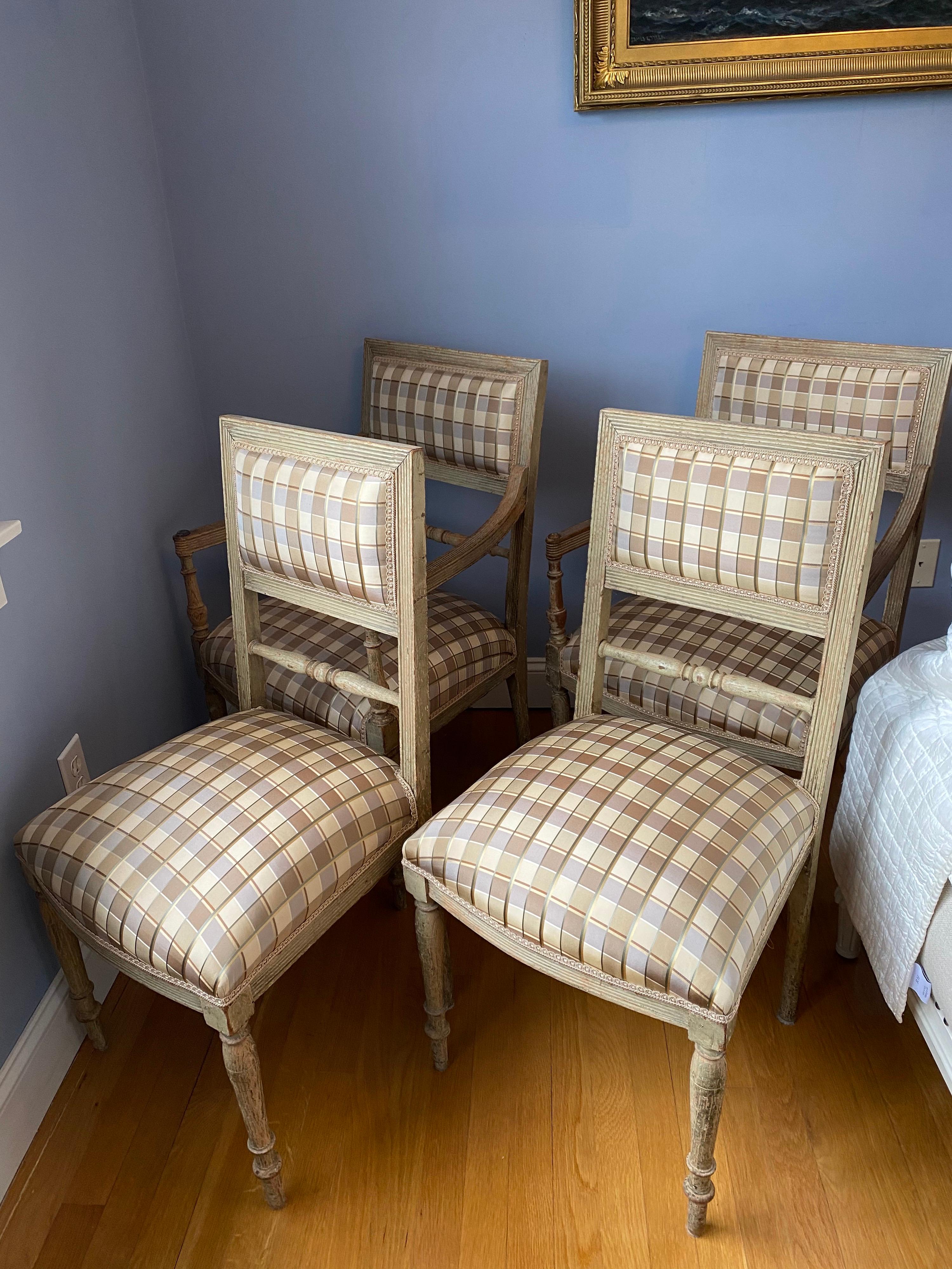 Set of Four 19th Century Swedish Painted Armchairs and Side Chairs In Good Condition For Sale In Southampton, NY