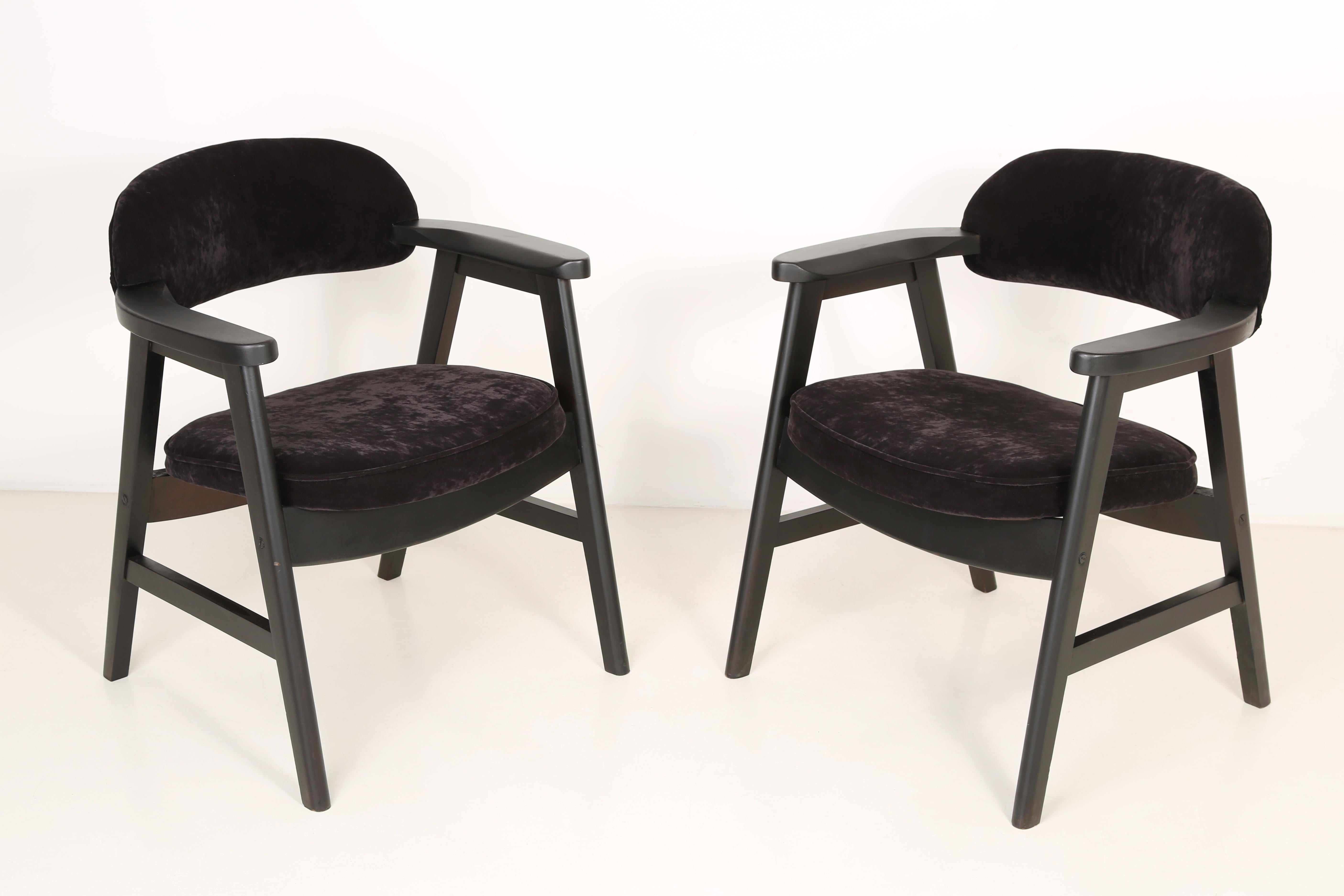 Set of Four 20th Century Buffalo Black Wood and Velvet Chairs, 1960s For Sale 2