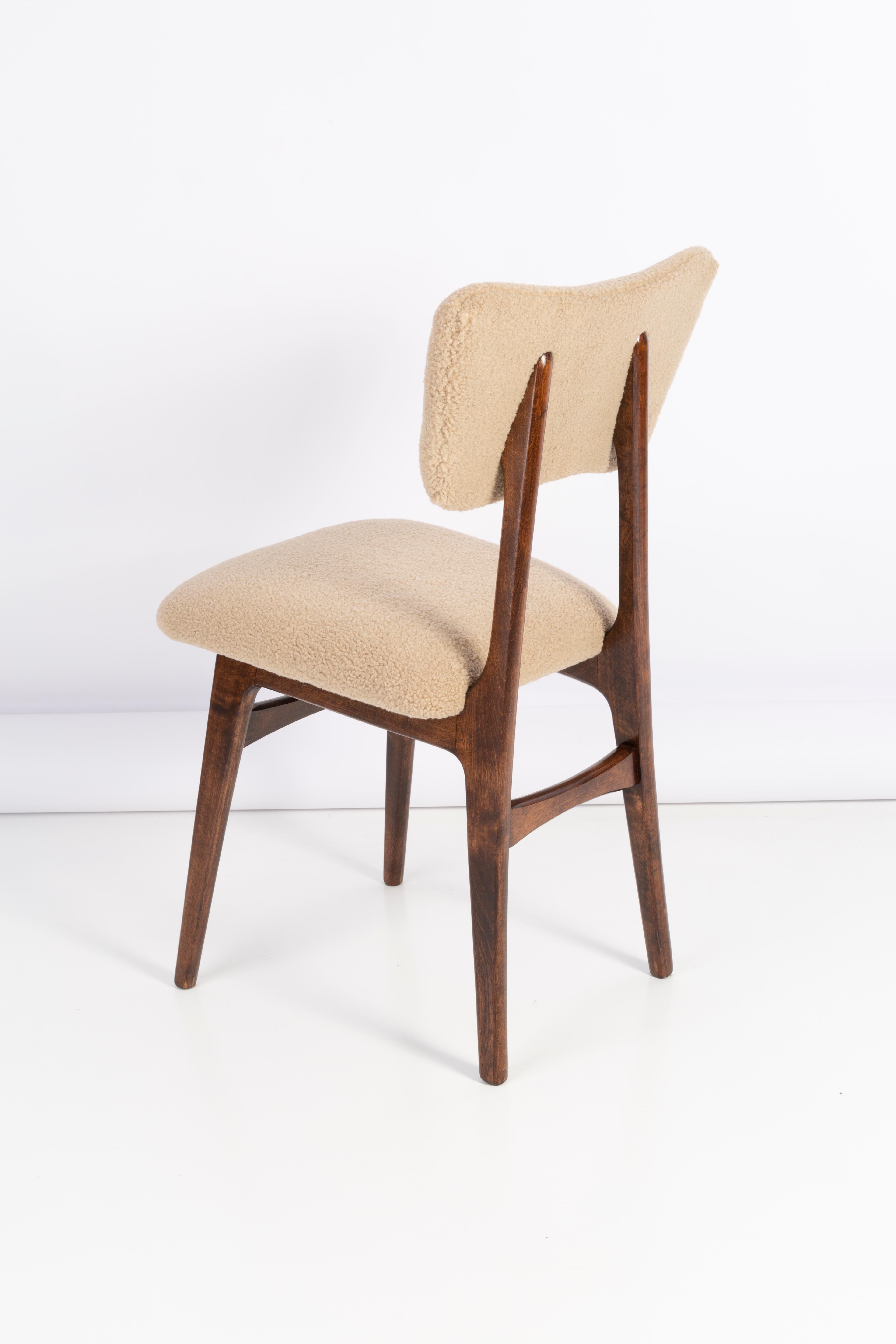 20ième siècle Ensemble de quatre chaises en bouclette de camel du 20ème siècle, années 1960 en vente