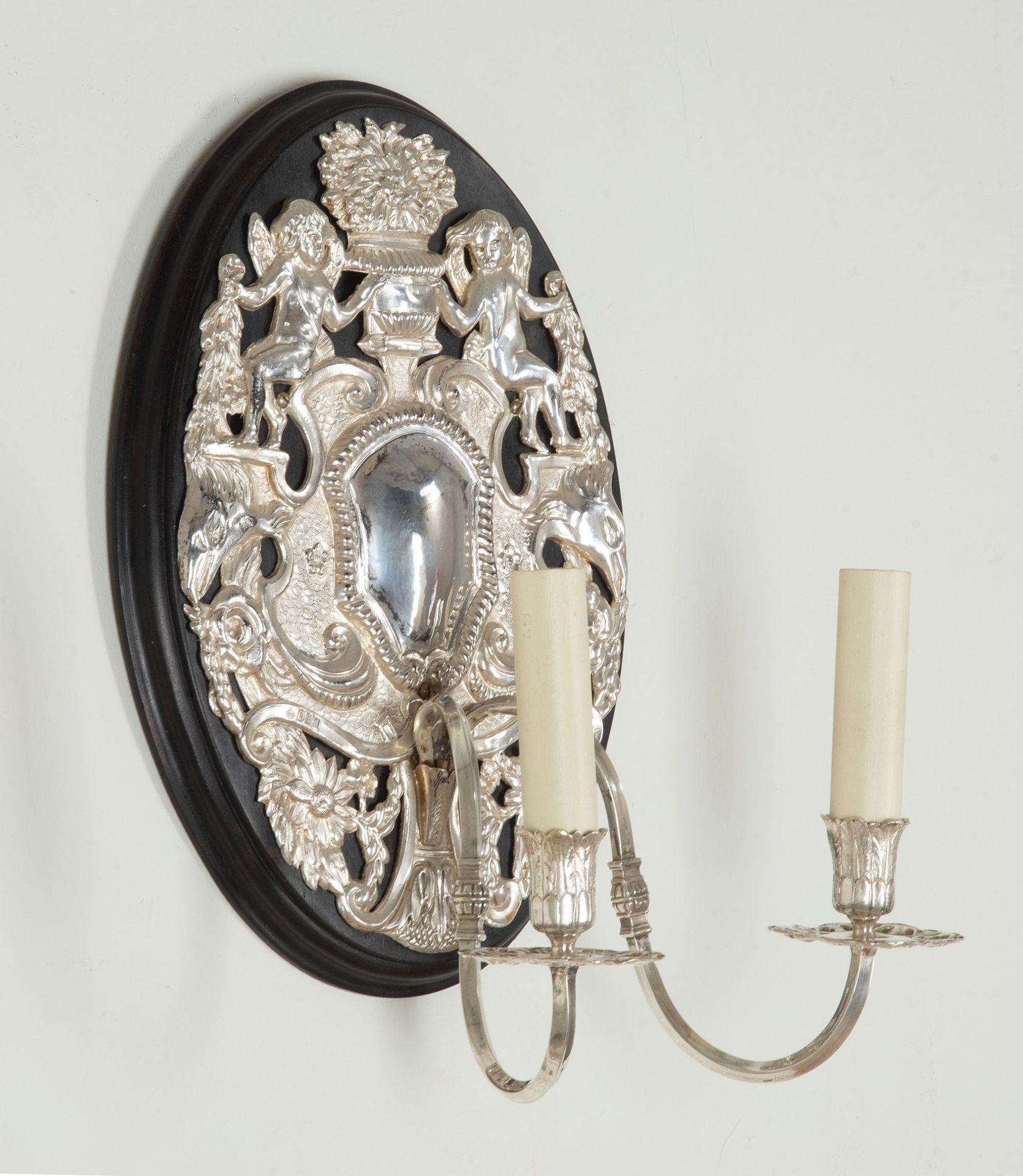 Set of Four 20th Century English Silver Repousé Wall Lights In Good Condition For Sale In Gloucestershire, GB