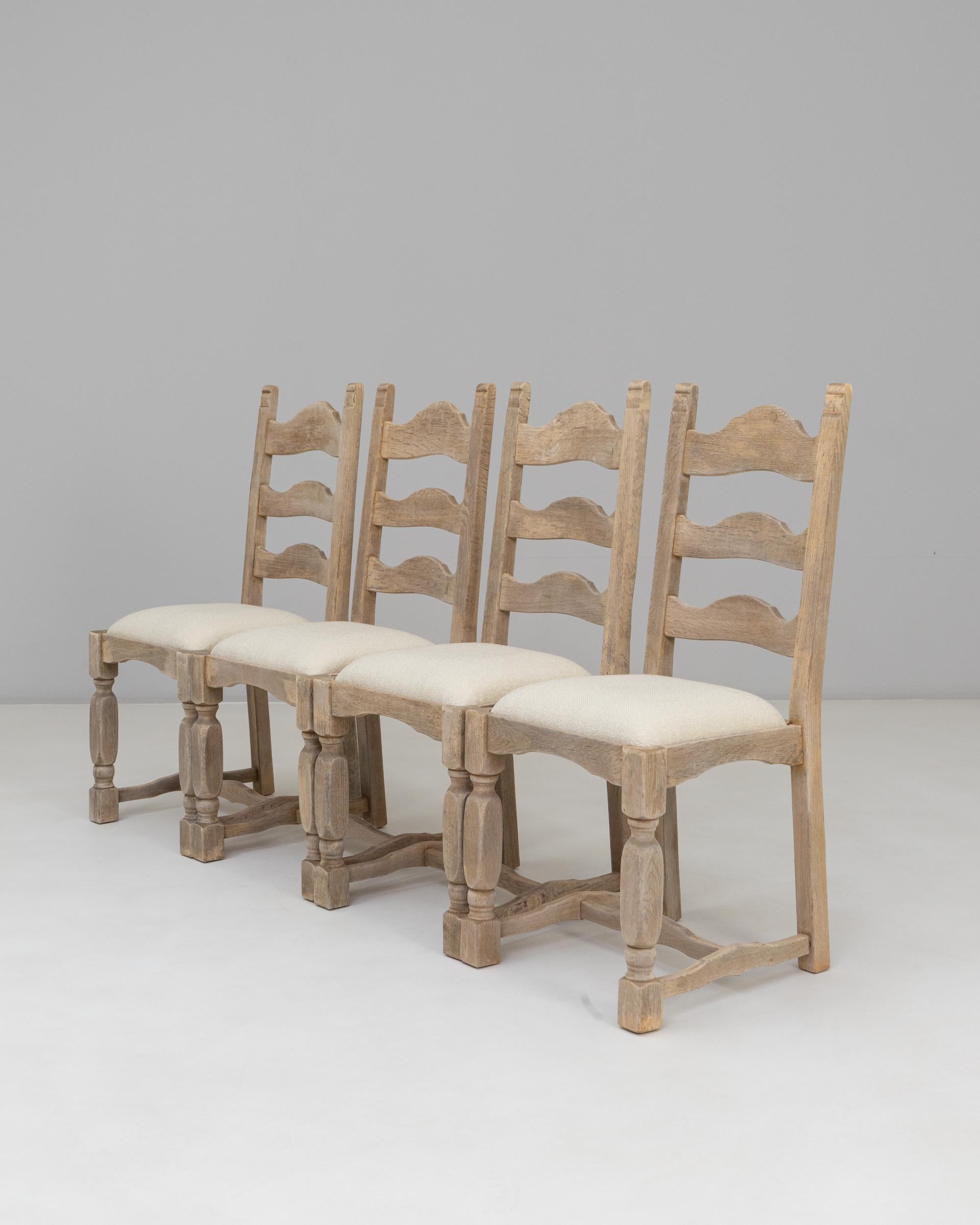 Set Of Four 20th Century French Oak Dining Chairs With Upholstered Seats en venta 7