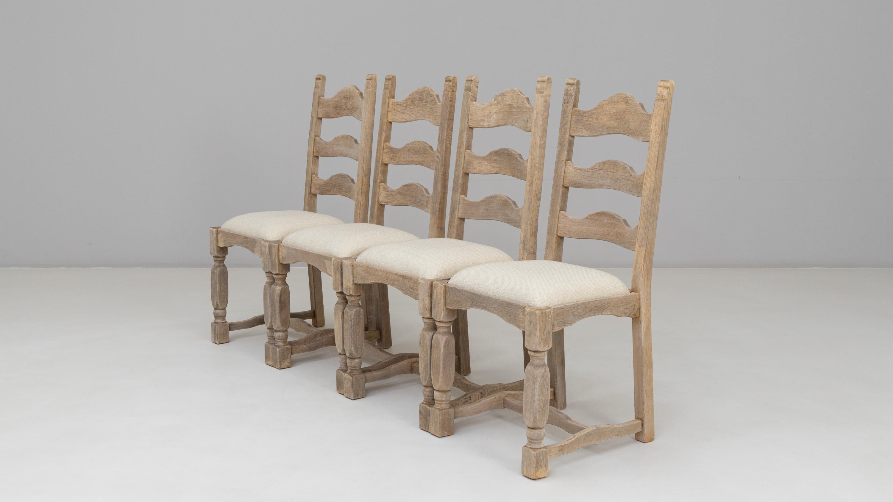 Set Of Four 20th Century French Oak Dining Chairs With Upholstered Seats en venta 8