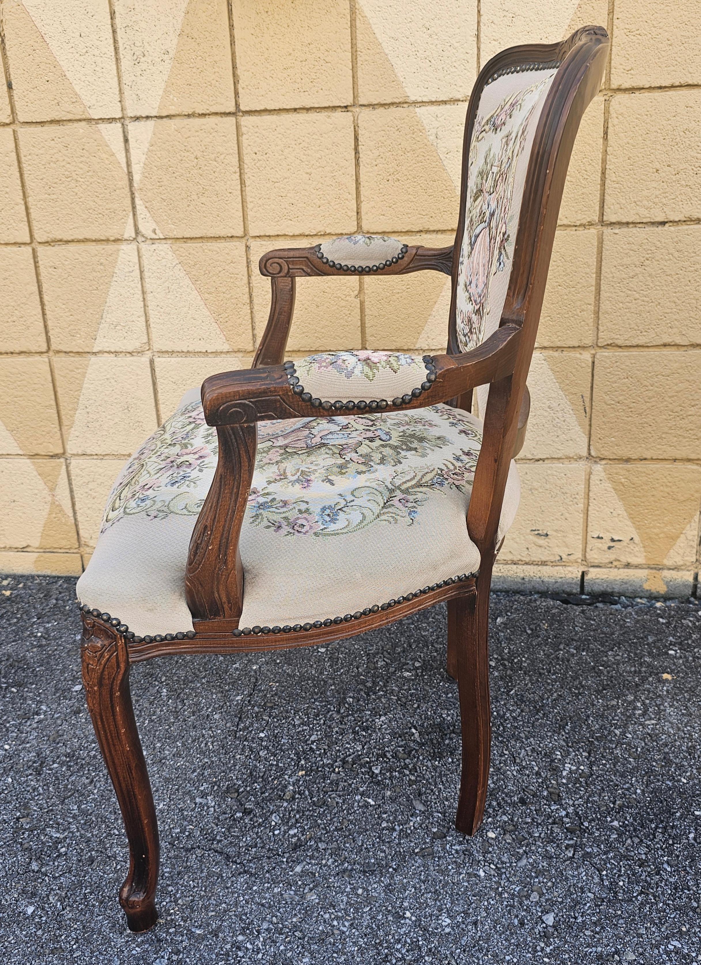 Ensemble de quatre fauteuils en tapisserie de château d'Ax Louis XV du 20ème siècle en vente 4
