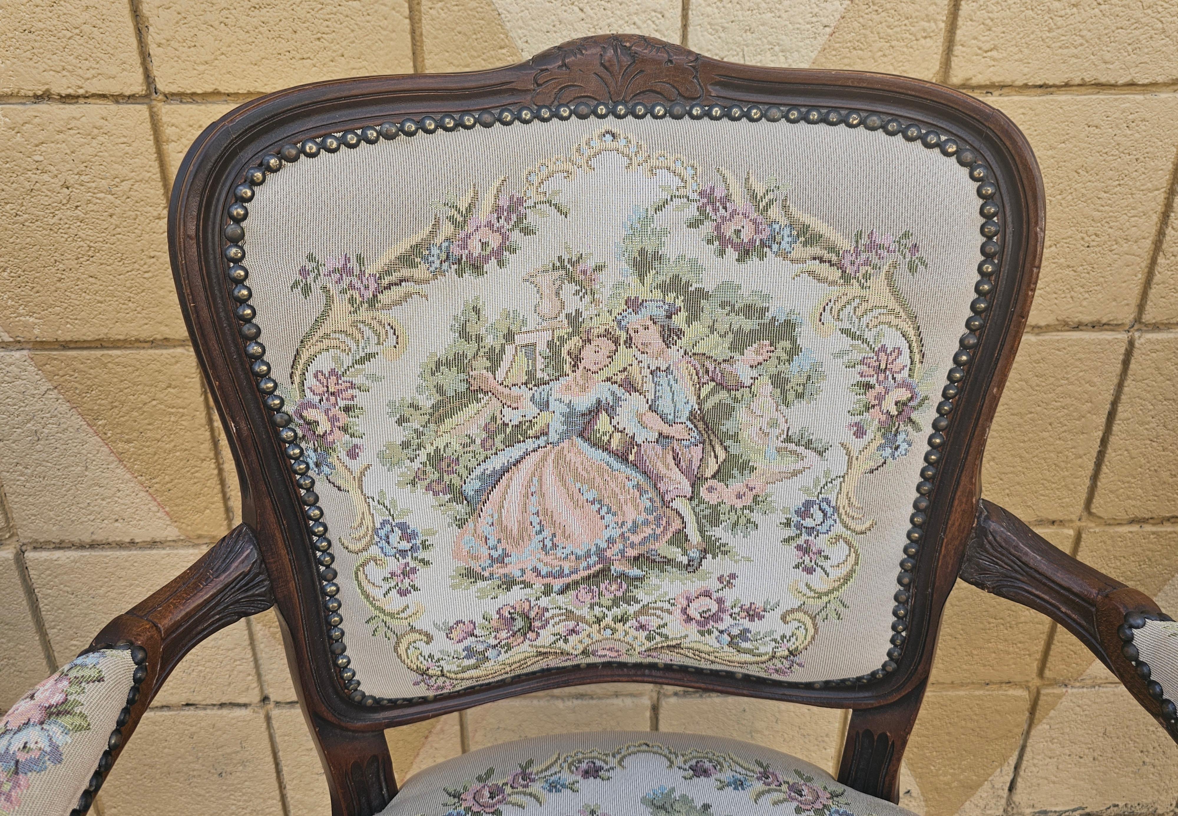 Ensemble de quatre fauteuils en tapisserie de château d'Ax Louis XV du 20ème siècle Bon état - En vente à Germantown, MD