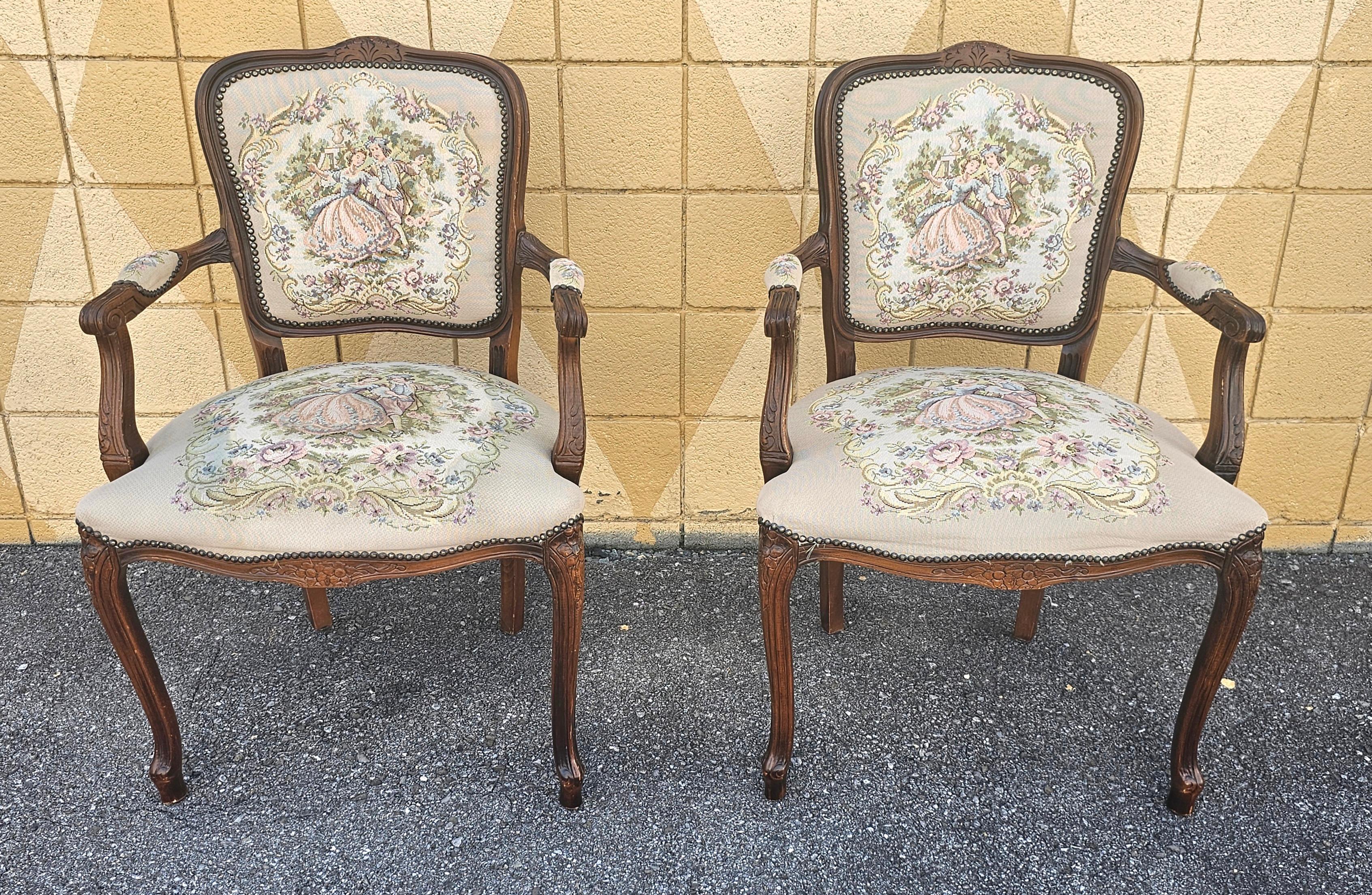 Ensemble de quatre fauteuils en tapisserie de château d'Ax Louis XV du 20ème siècle en vente 1