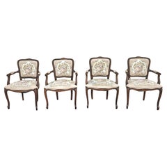 Juego de cuatro sillones tapizados Luis XV italianos del siglo XX Chateau d'Ax