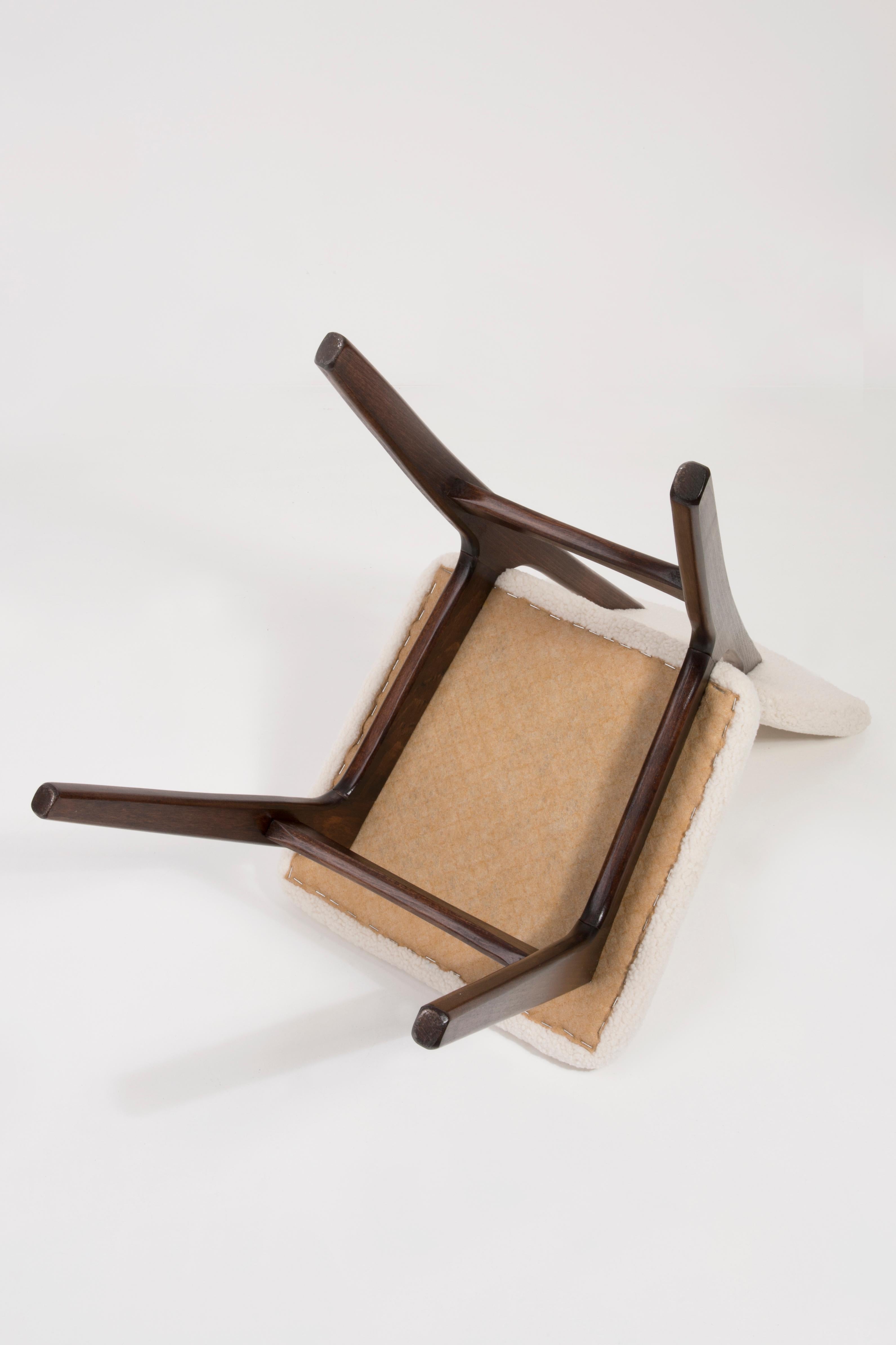 Set di quattro sedie in bouclé crème chiaro del XX secolo, anni '60 in vendita 3