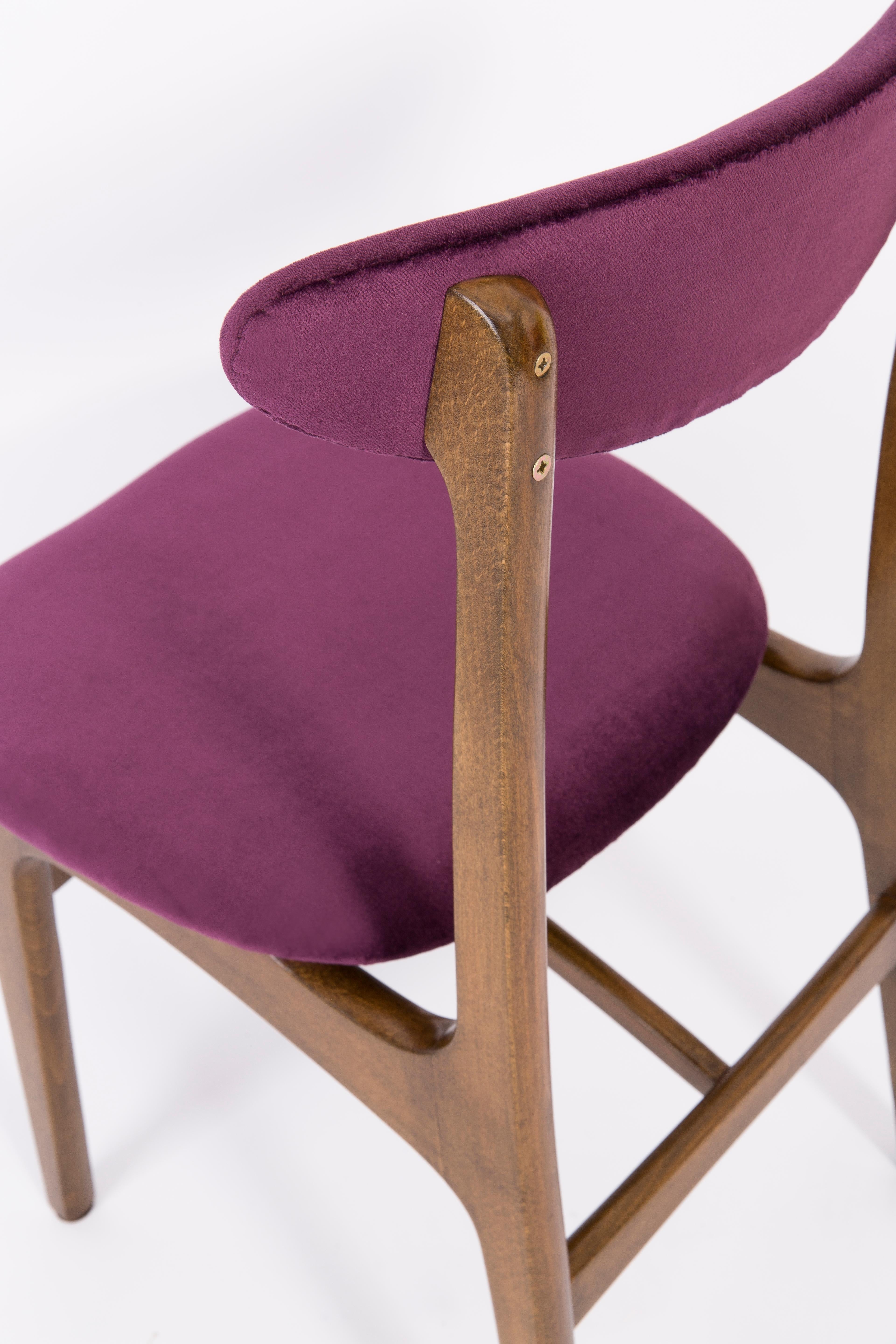 Set of Four 20th Century Plum Velvet Rajmund Halas Chairs, 1960s In Excellent Condition For Sale In 05-080 Hornowek, PL