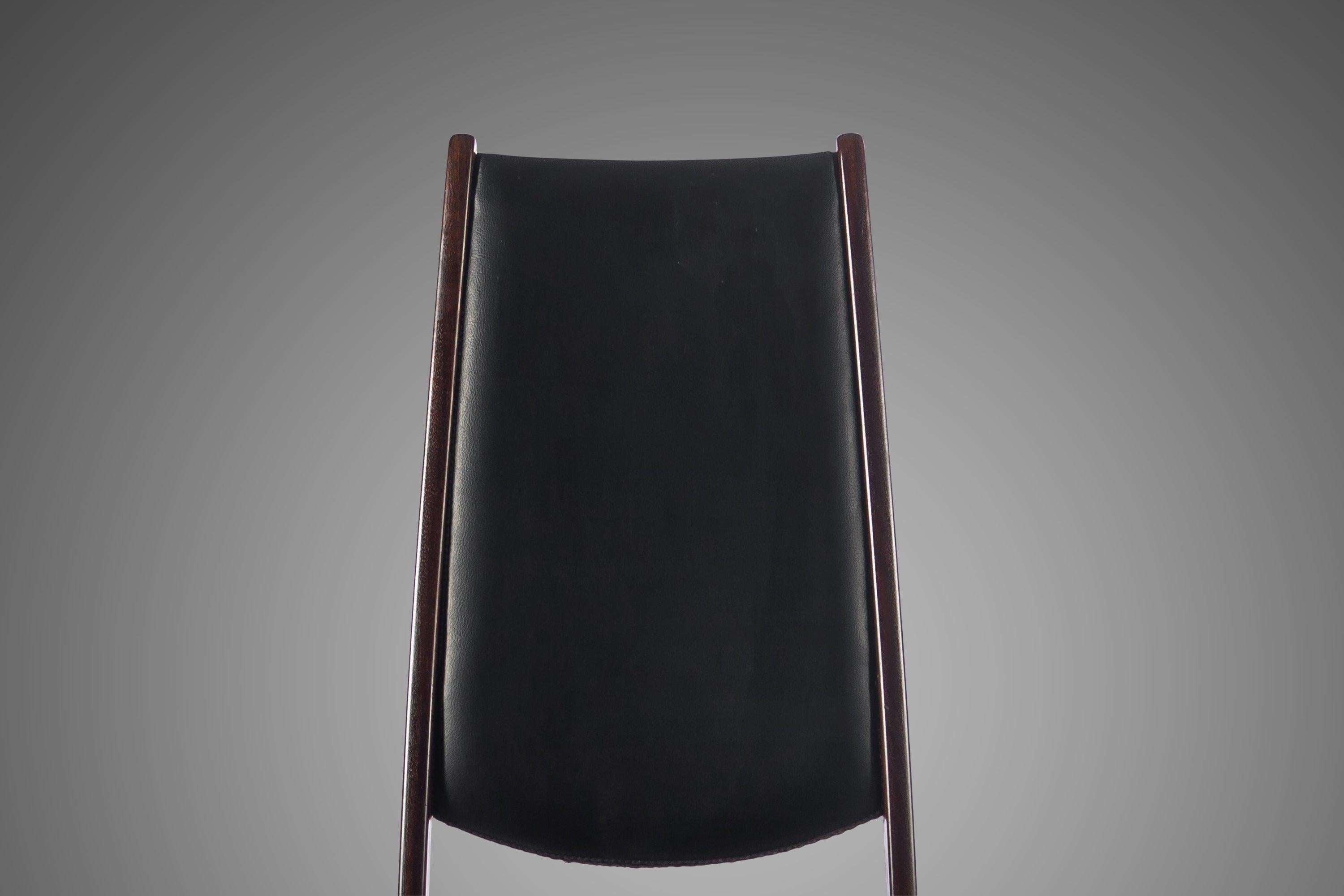 Satz von vier (4) dänischen modernen Afromosia-Esszimmerstühlen mit hoher Rückenlehne, ca. 1970er Jahre (Ende des 20. Jahrhunderts) im Angebot