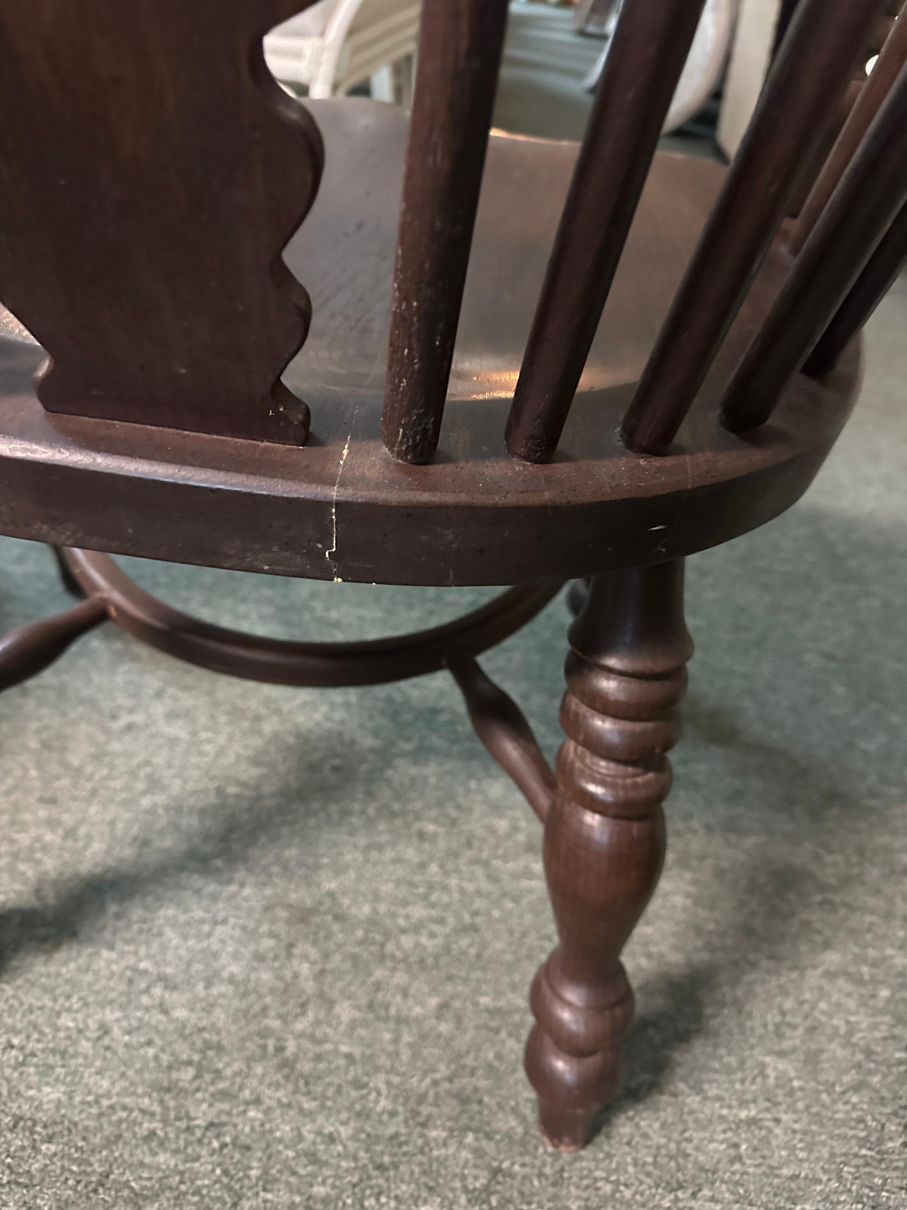 Set of Four (4) Antique English Brace Back Windsor Chairs For Sale 5
