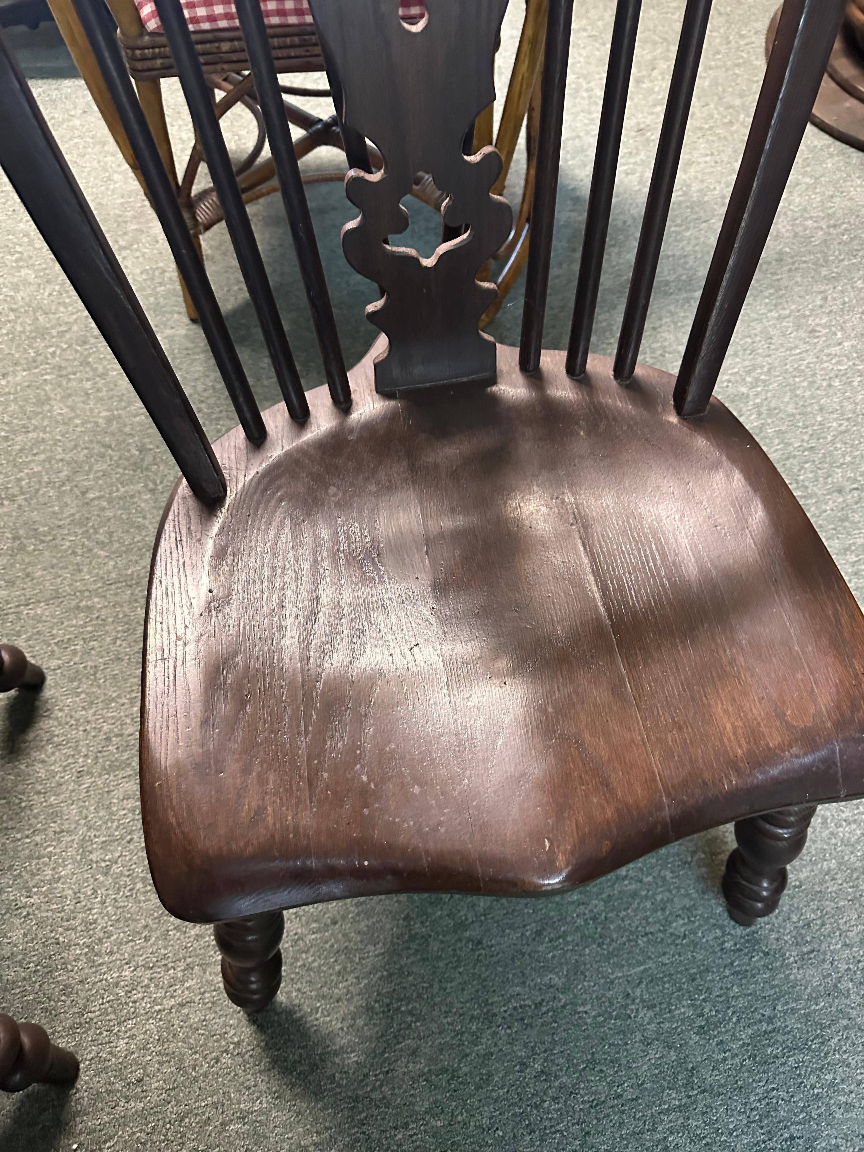 Set of Four (4) Antique English Brace Back Windsor Chairs For Sale 7