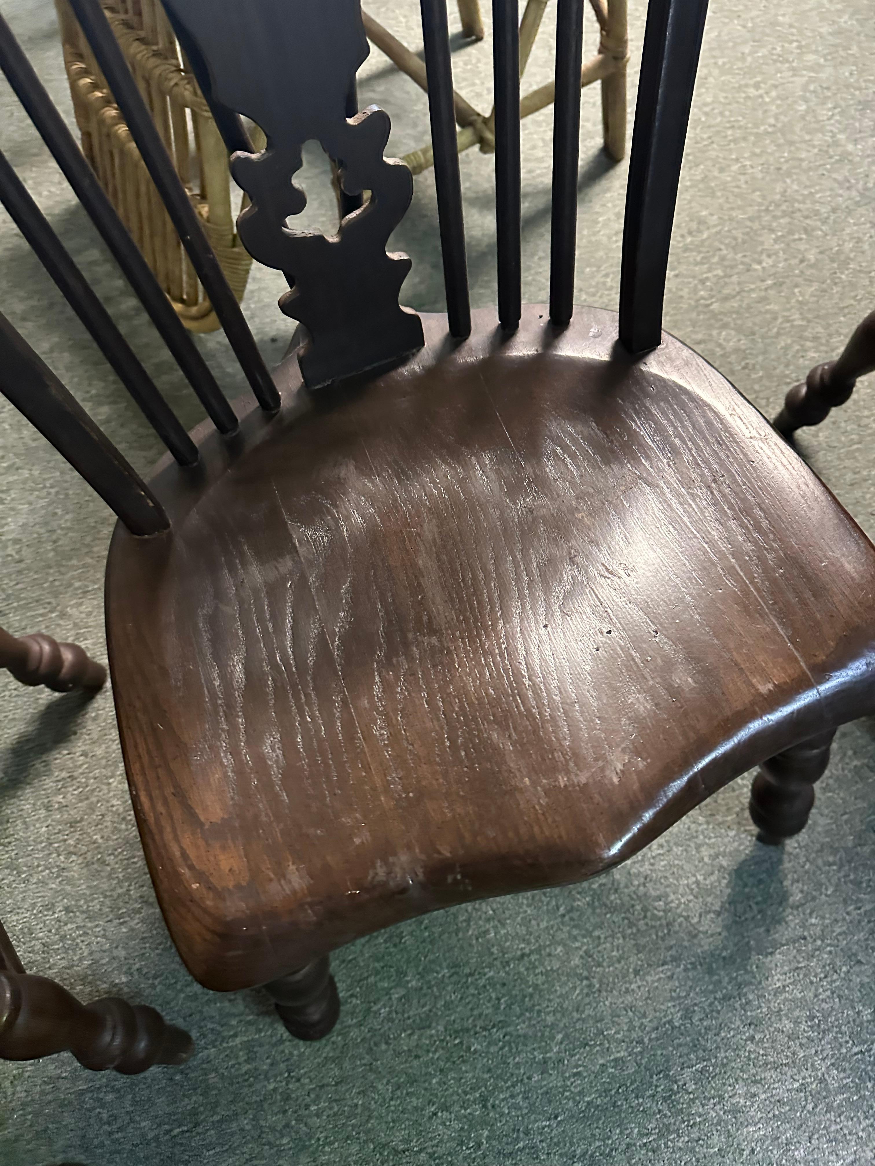 Set of Four (4) Antique English Brace Back Windsor Chairs For Sale 8
