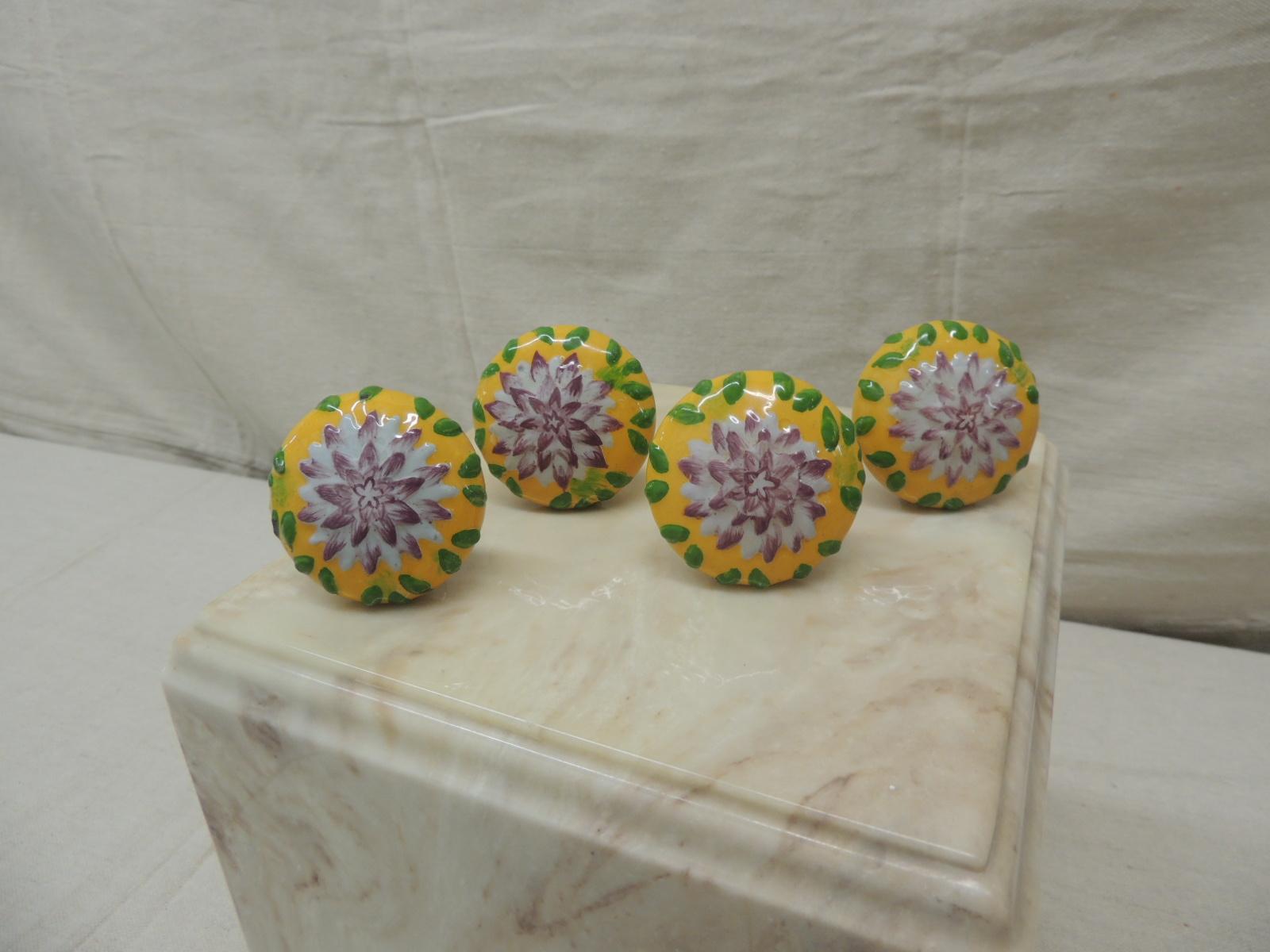 Set of four (4) ashley longshore art ceramic drawer pulls
Floral pattern. Signed by the Artist.
Size: 2” D x 2.5” D.
  