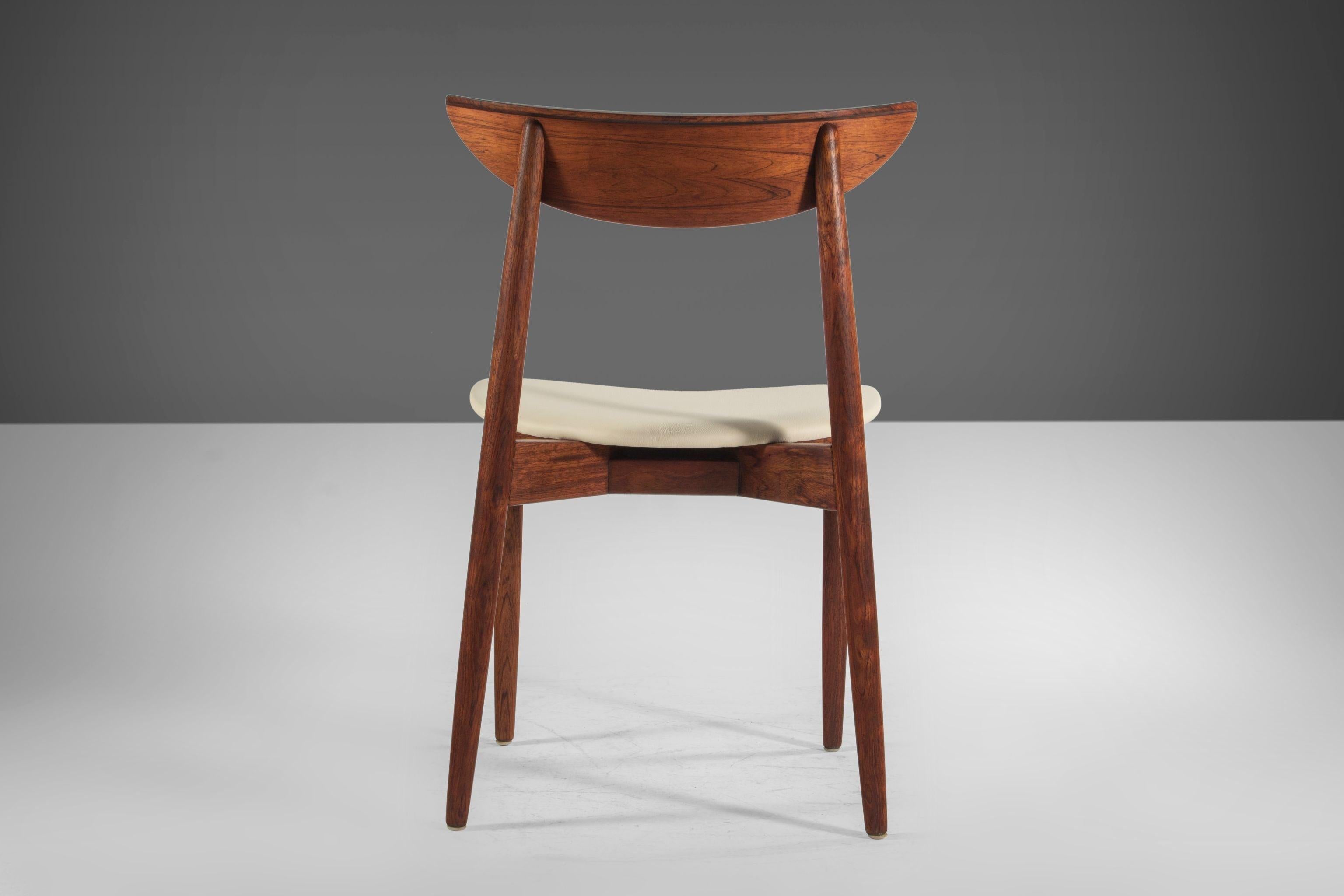 Milieu du XXe siècle Ensemble de quatre chaises de salle à manger « 4 » par Harry Ostergaard pour Randers en bois de rose, années 1960 en vente