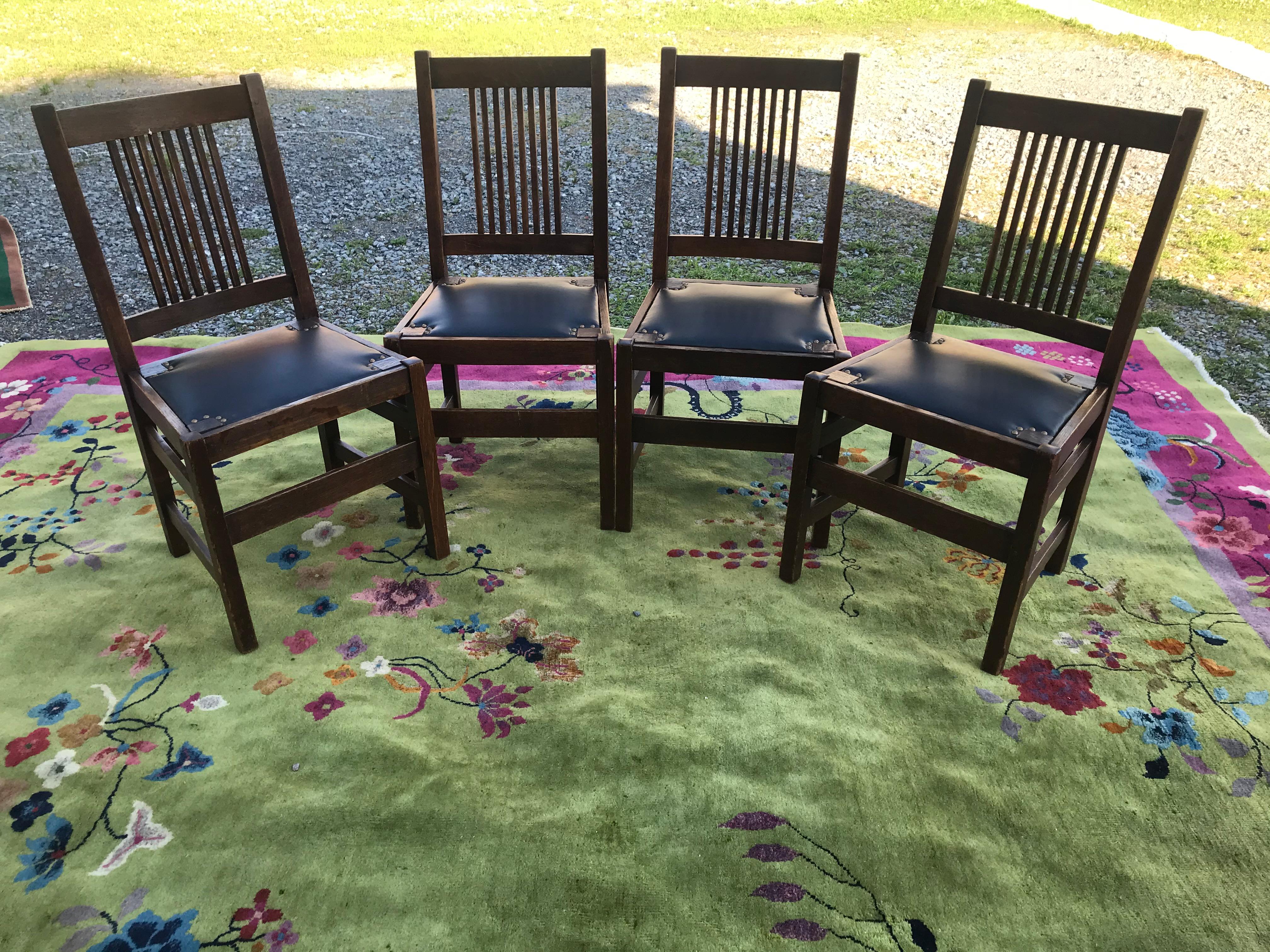 Ensemble de quatre (4) chaises Stickley de L&JG anciennes - W7430 en vente 1