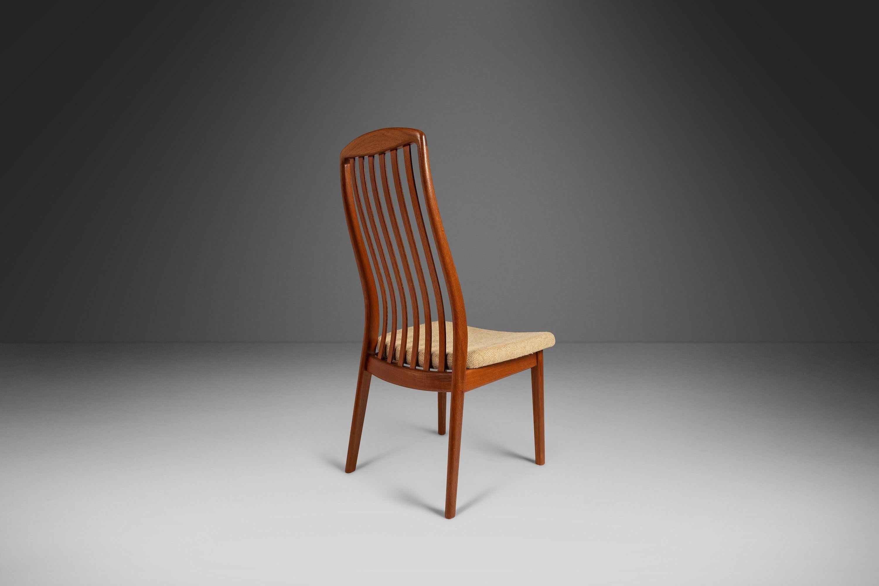 Danish Set of Four '4' Ergonomic Contoured Dining Chairs by Shou Andersen in Teak Wood For Sale
