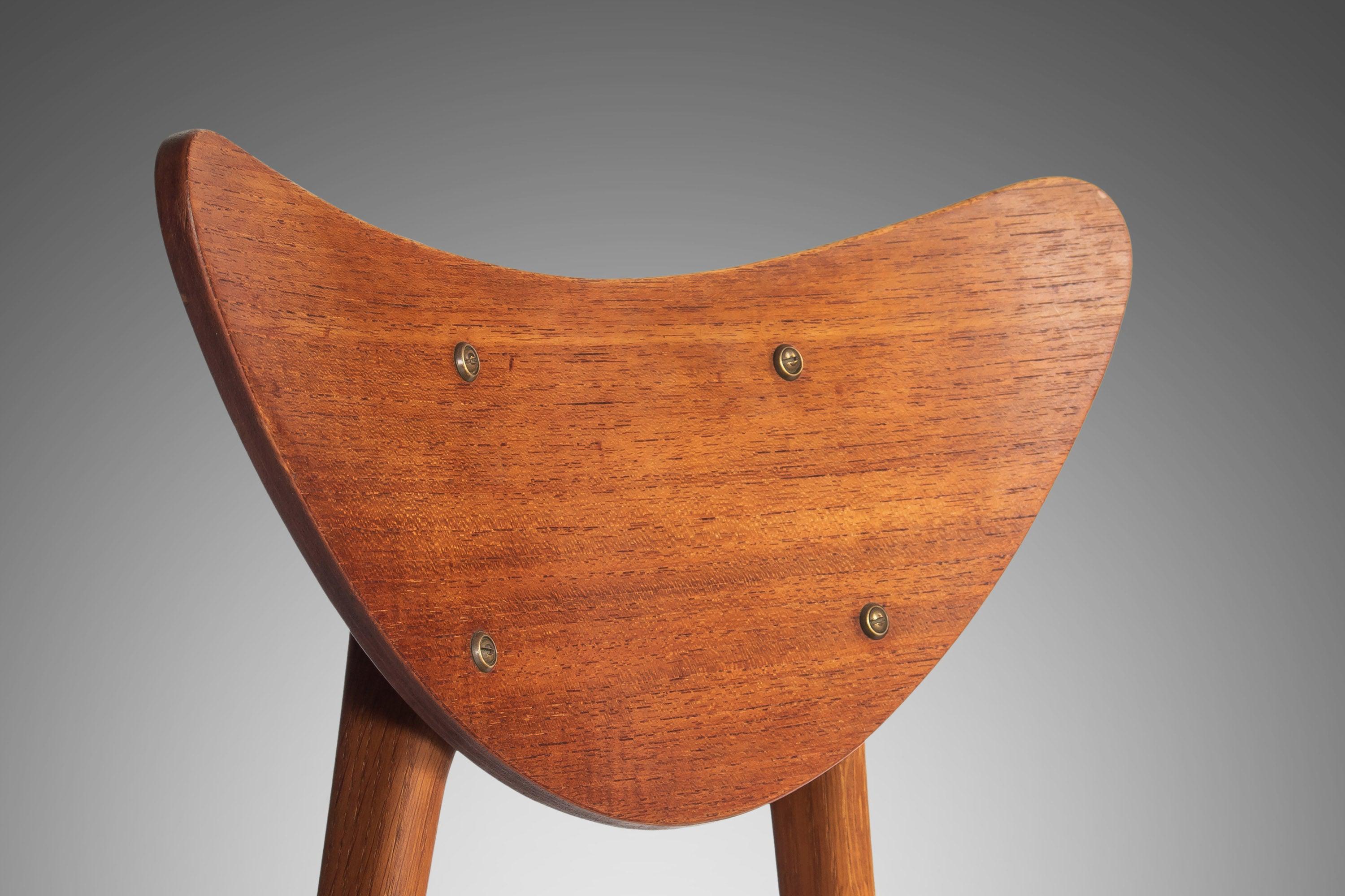 Architectural lines. Constructed from teak with the original woolen knit fabric. Circa 1960s.

---Dimensions---

Width: 18 in / 45.72 cm
Depth: 18.5 in / 46.99 cm
Height: 32 in / 81.28 cm
Seat Height: 18 in / 45.72 cm
    