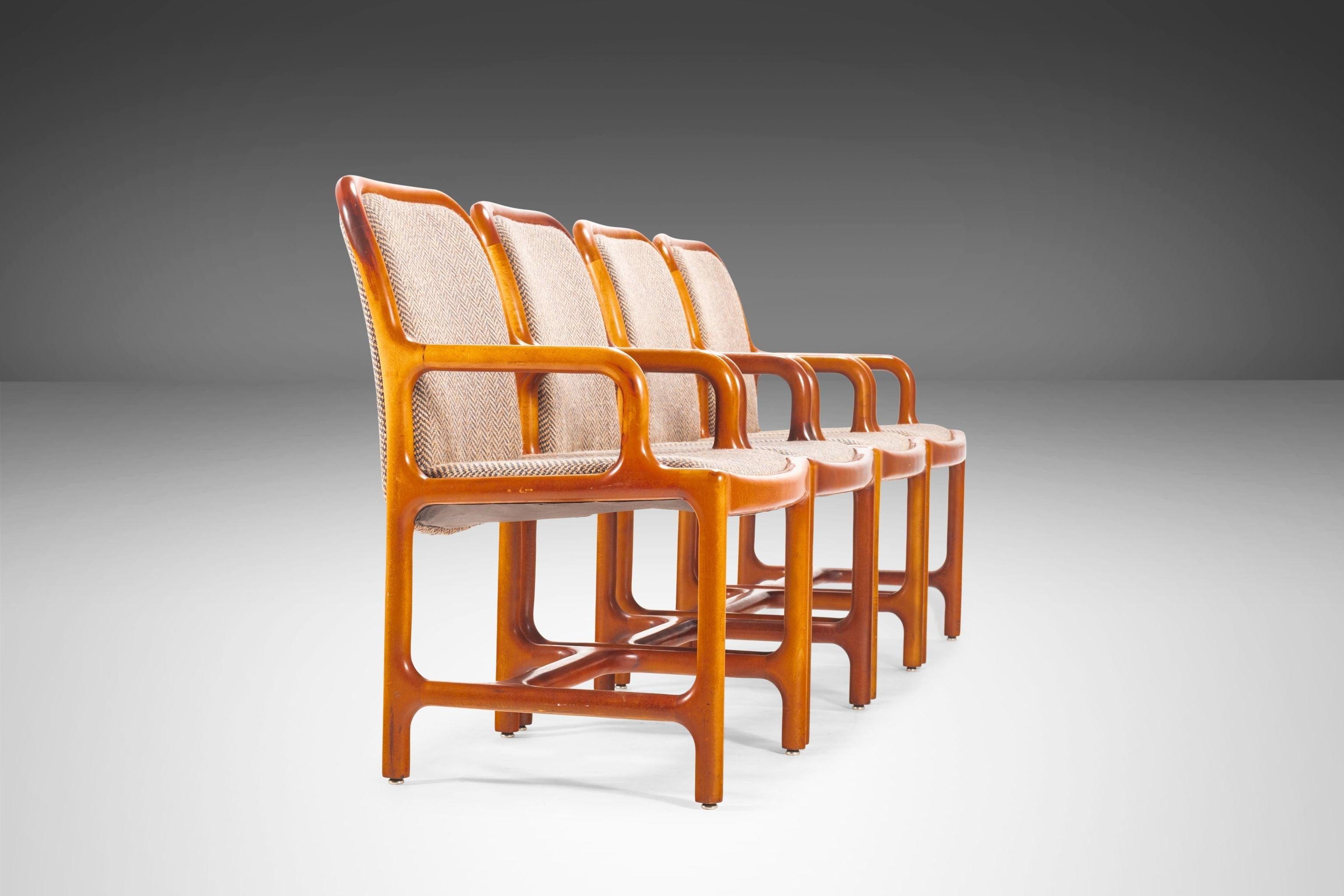 Set of Four (4) Pretzel Chairs in Oak and Original Tweed Fabric, USA, c. 1960's For Sale 11