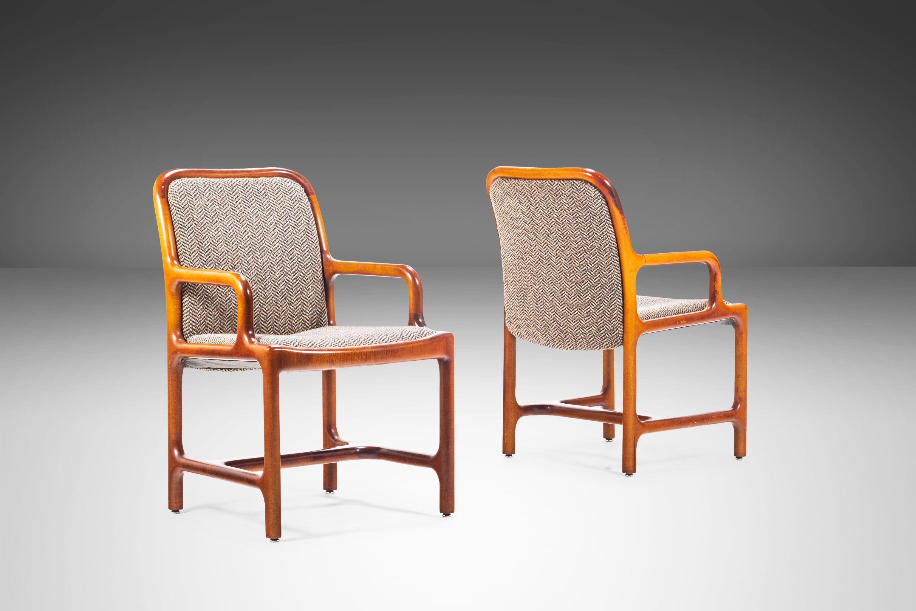 Mid-20th Century Set of Four (4) Pretzel Chairs in Oak and Original Tweed Fabric, USA, c. 1960's For Sale