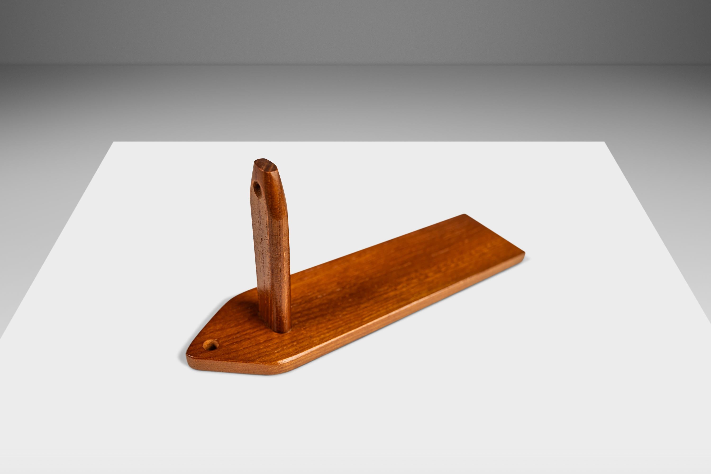 Set of Four (4) Mid-Century Modern Serving Trays in Solid Teak, Japan, c. 1970's For Sale 6