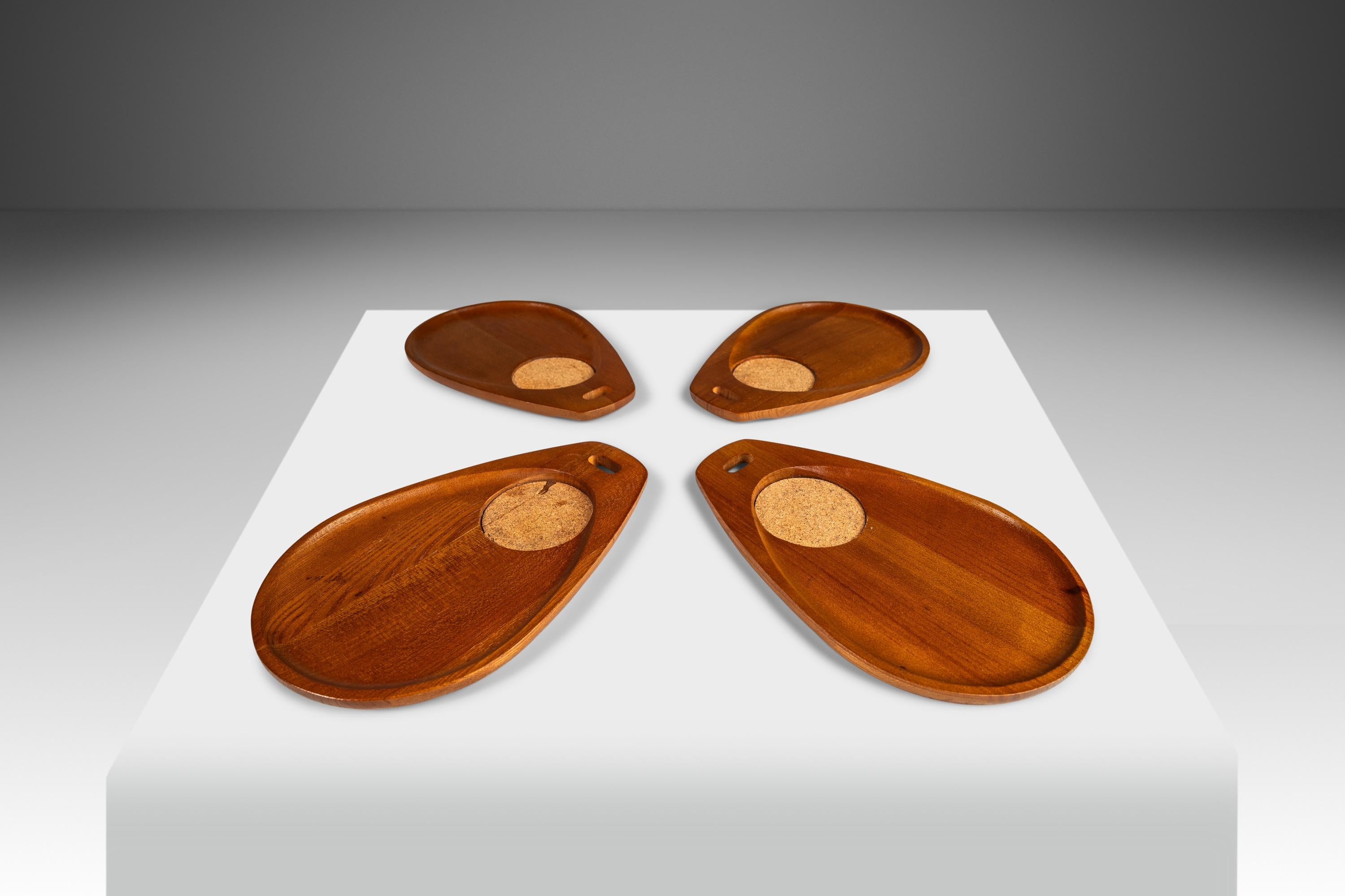 Japanese Set of Four (4) Mid-Century Modern Serving Trays in Solid Teak, Japan, c. 1970's For Sale