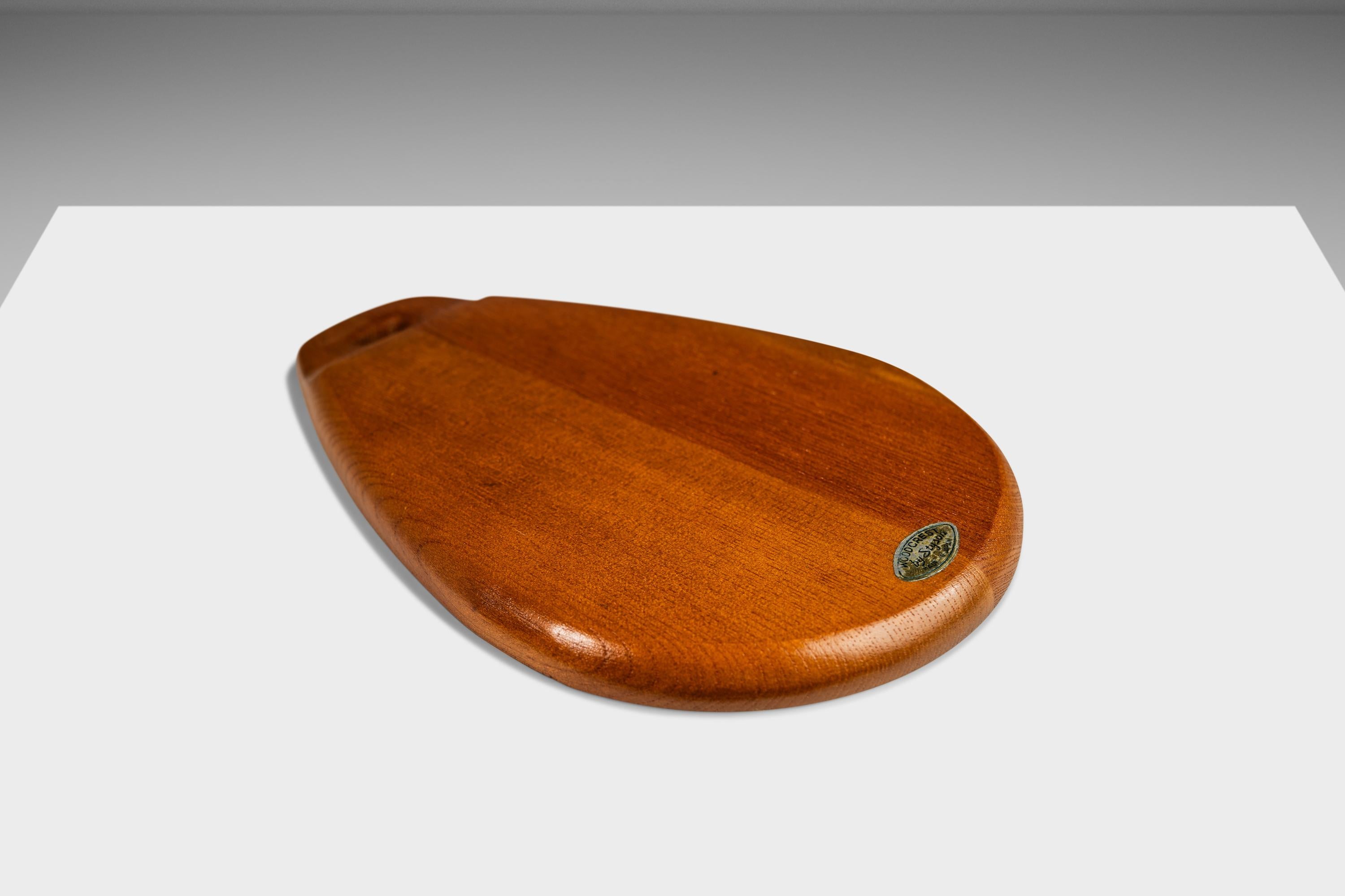 Late 20th Century Set of Four (4) Mid-Century Modern Serving Trays in Solid Teak, Japan, c. 1970's For Sale