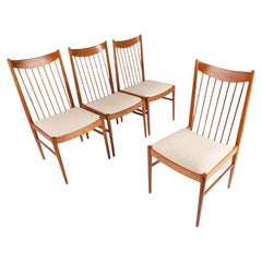 Set of Four '4' Model 422 Spindle-Back Dining Chairs by Arne Vodder for Sibast