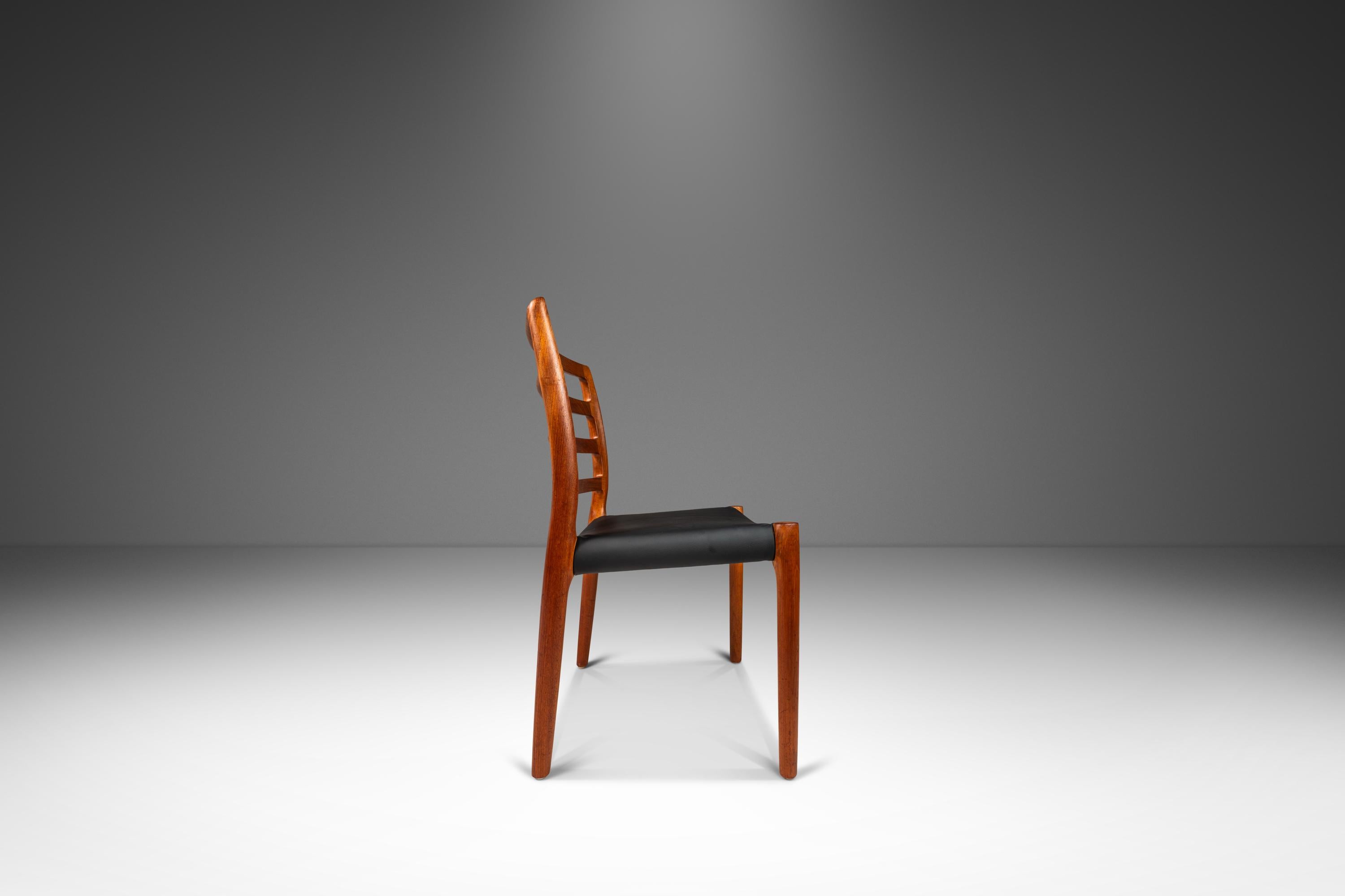 Ensemble de quatre chaises de salle à manger à dossier échelonné 4 Model 85 par Niels Møller pour J.L. Møller en vente 6