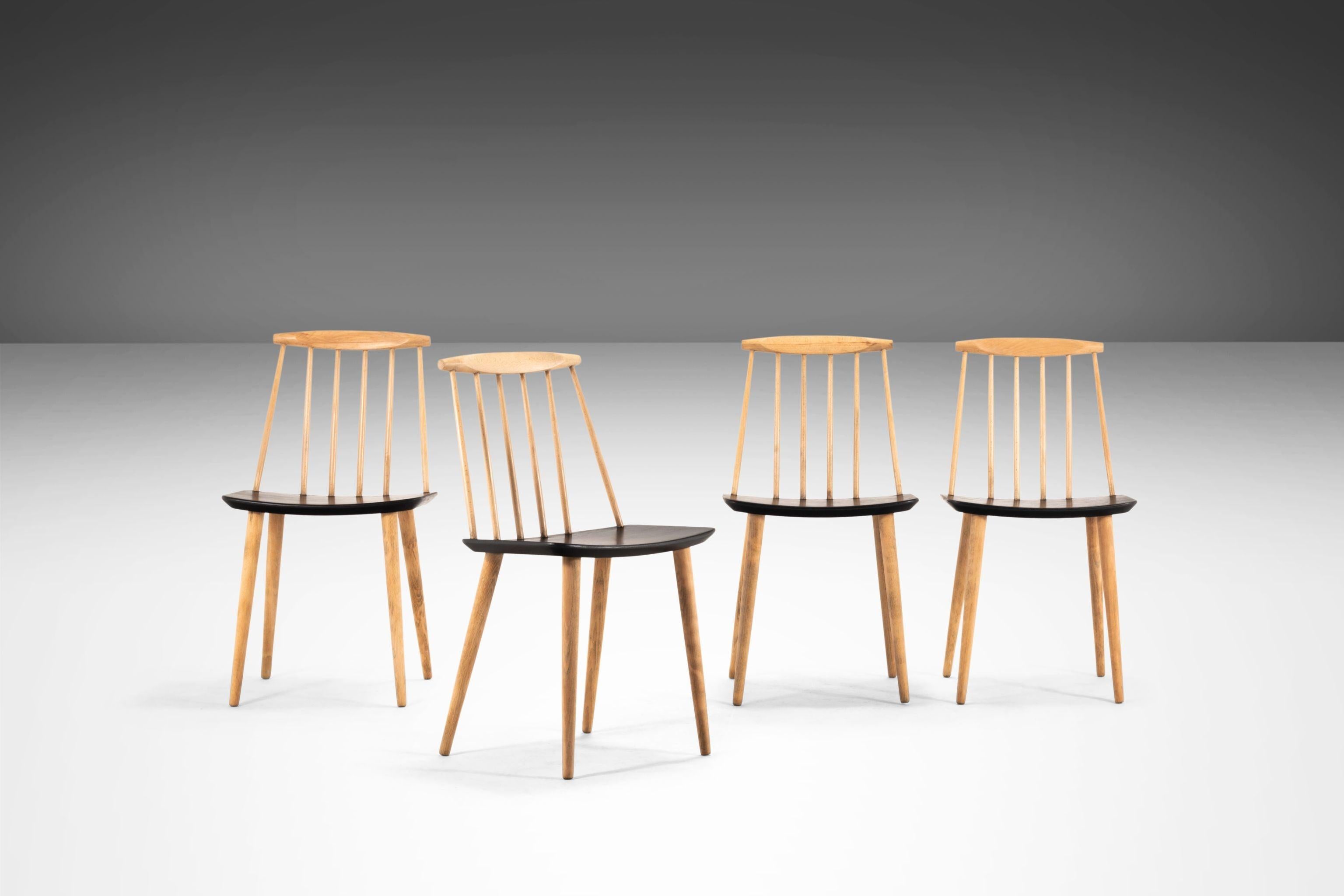 Mid-20th Century Set of 4 Model J 77 'Farmhouse' Chairs in Beech by Folke Palsson for FDB, 1960's For Sale