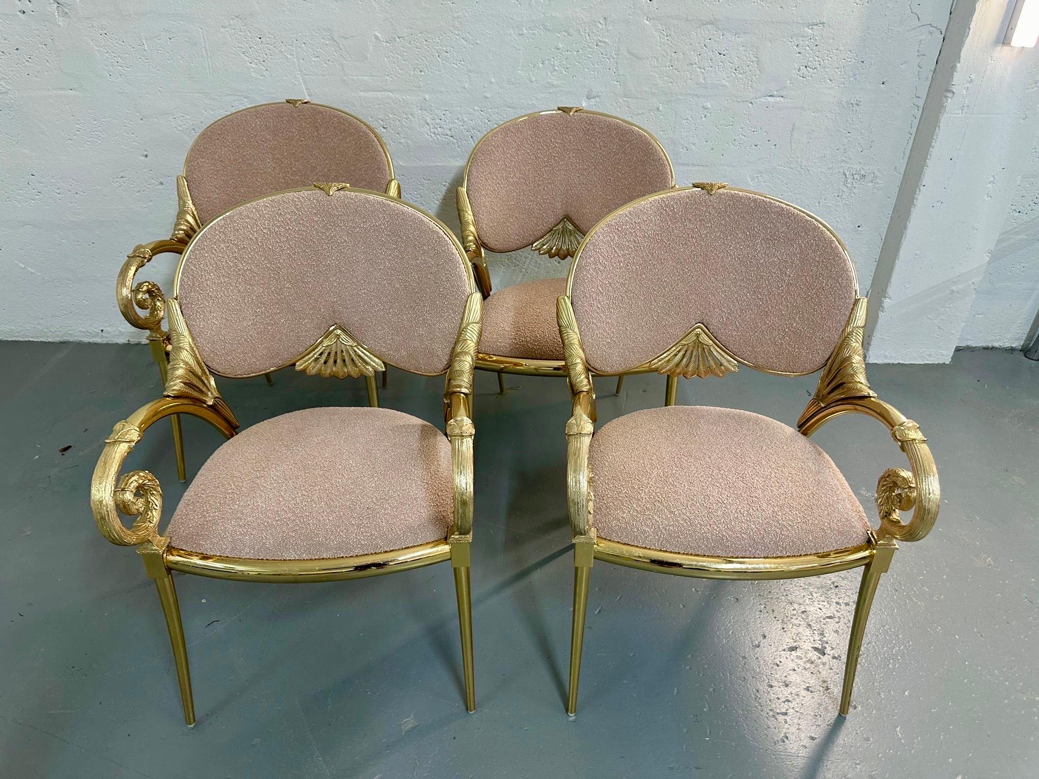 Bouclé Set di quattro (4) poltrone decorative in metallo placcato oro Manuel Vidal Grau in vendita