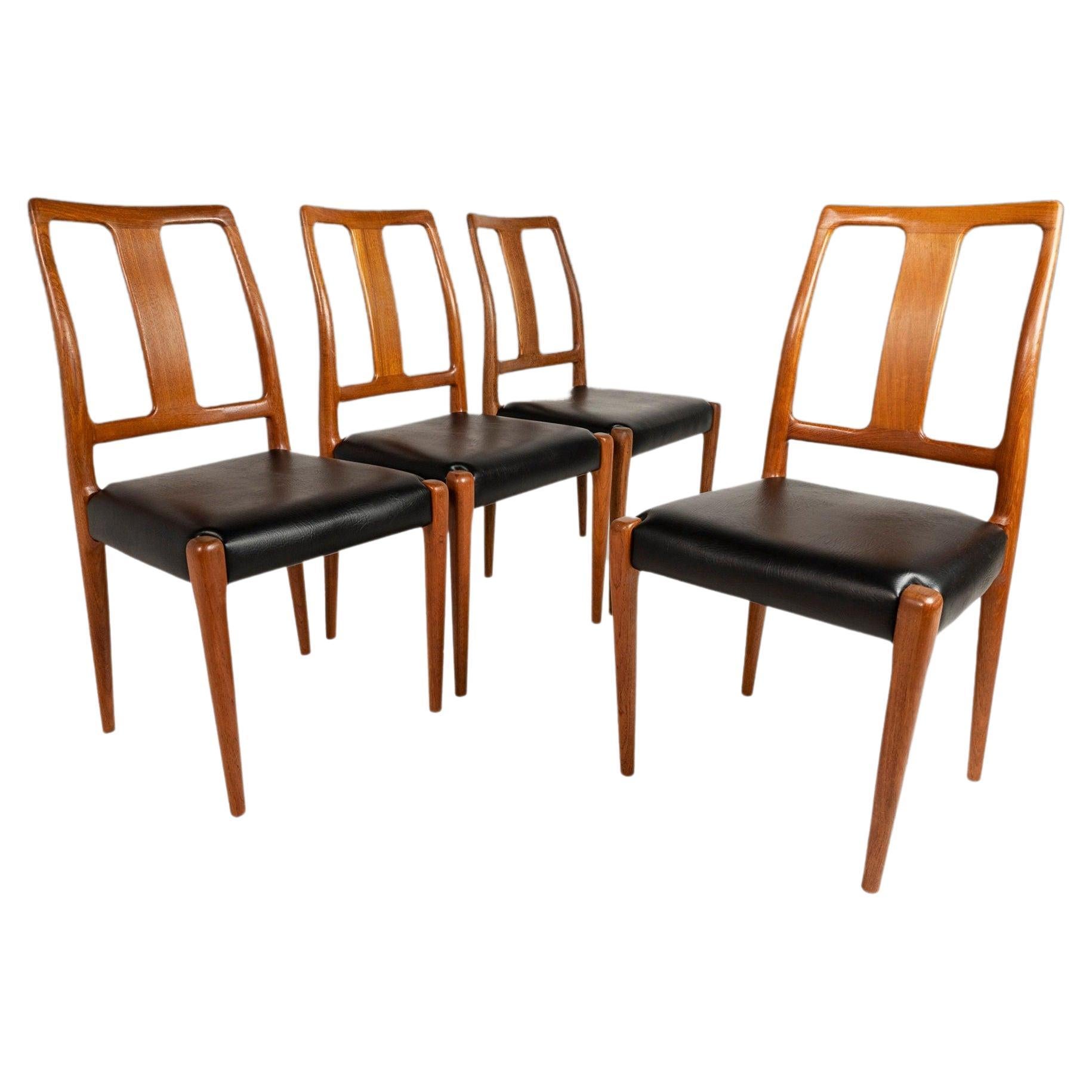 Ensemble de quatre chaises de salle à manger en teck '4' par D-SCAN, nouvellement tapissées, vers 1970