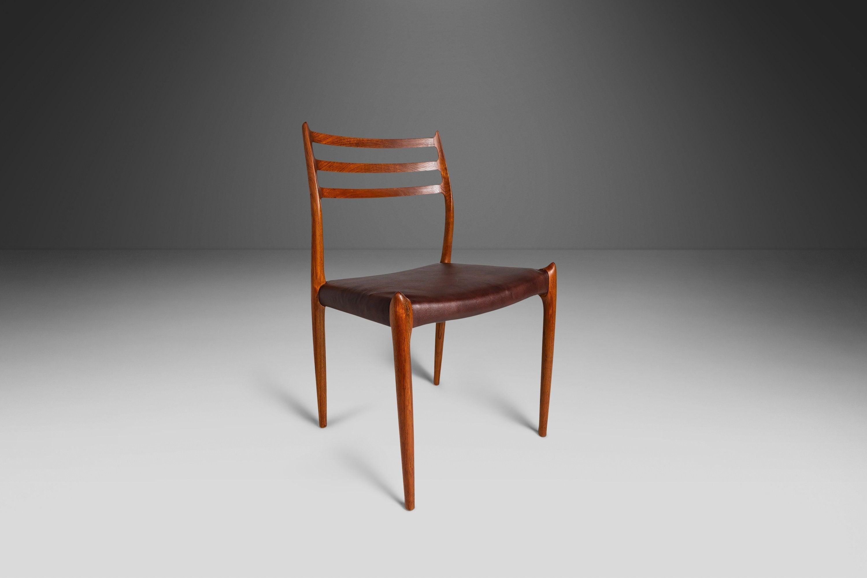 Milieu du XXe siècle Ensemble de 4 chaises de salle à manger Niels Møller modèle 78 en teck de J.L. Møllers Møbelfabrik en vente
