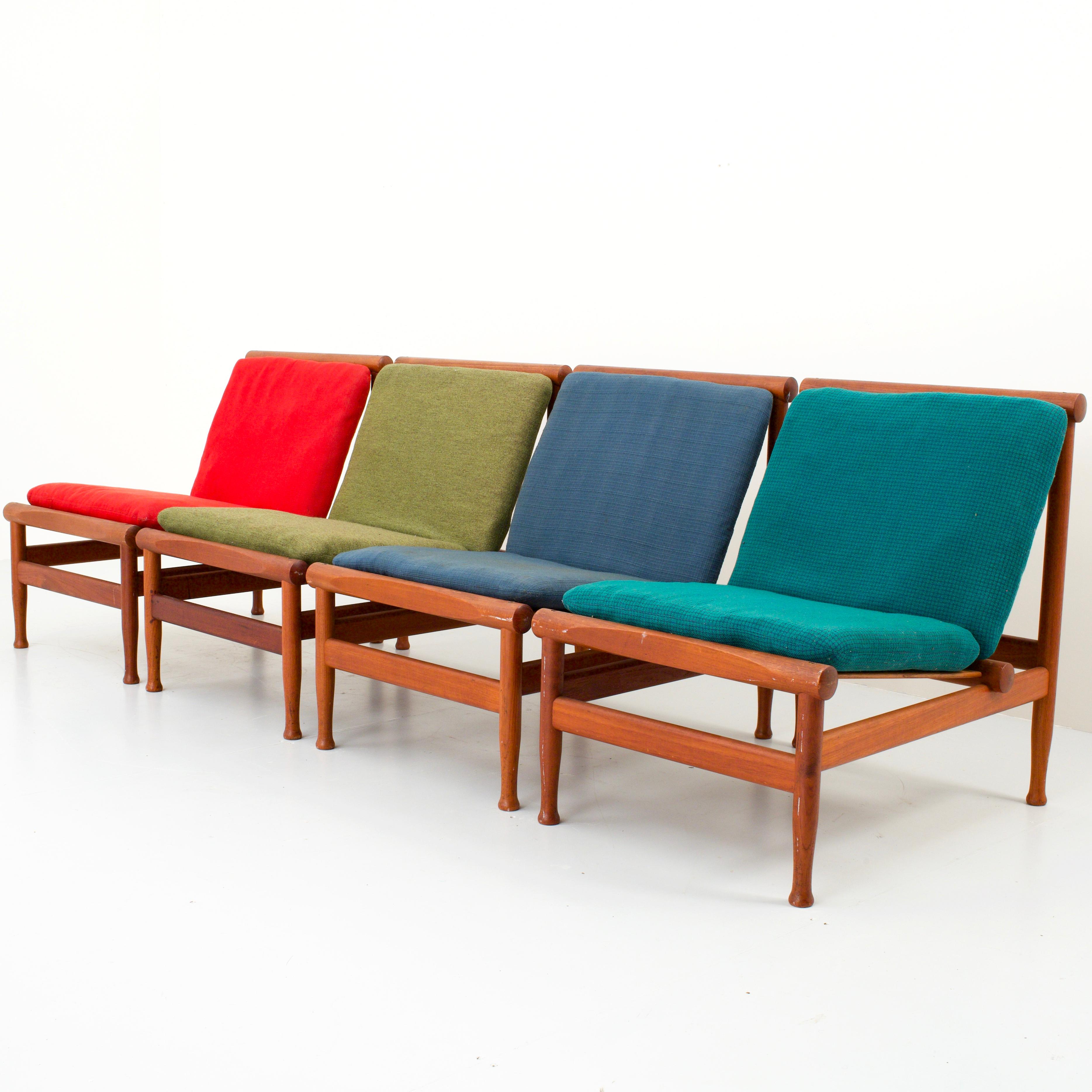 Ensemble de quatre chaises longues '501' de Kai Lyngfeld Larsen en teck, Danemark, années 1950 Bon état - En vente à Amsterdam, NL