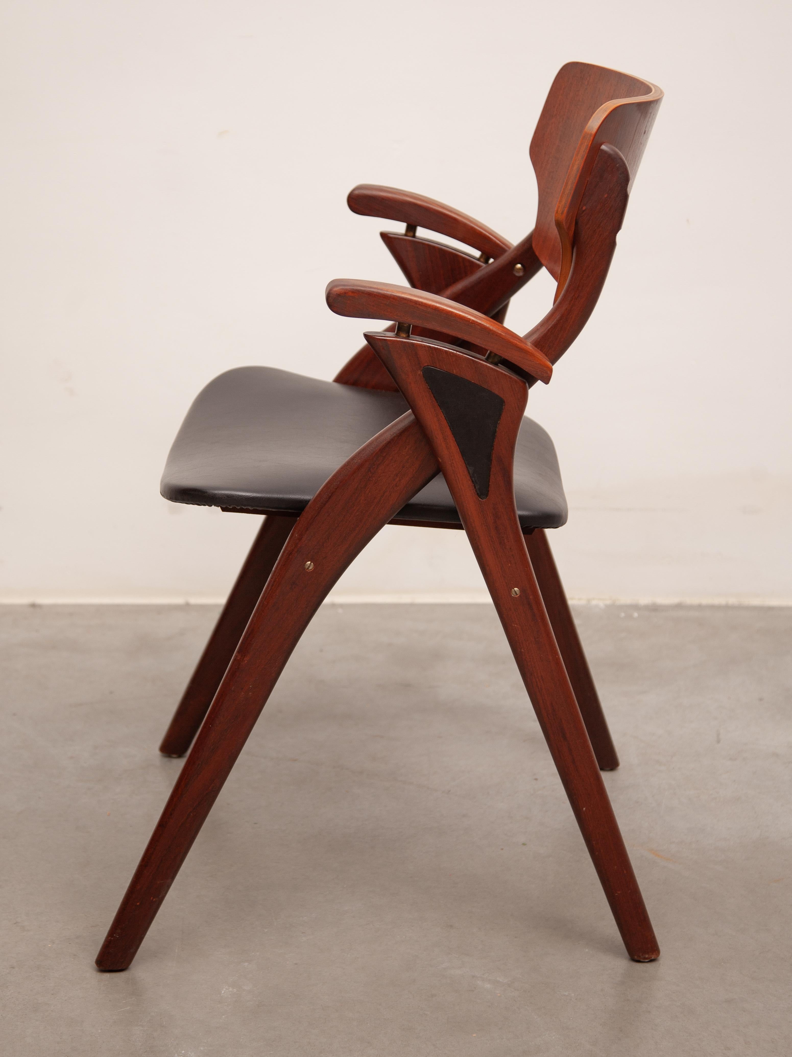 Pelle Set di quattro poltrone da pranzo Arne Hovmand-Olsen degli anni '60. in vendita