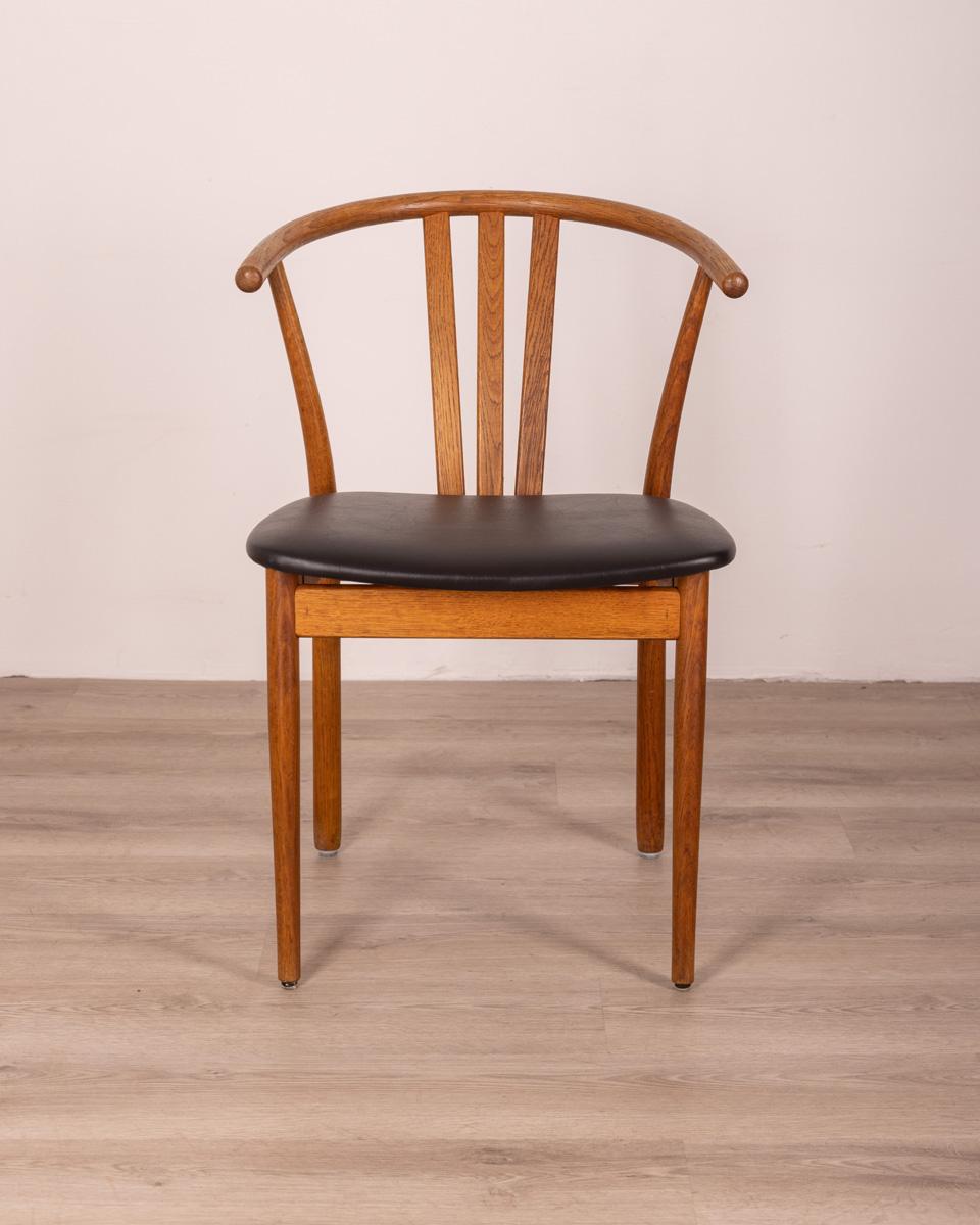 Set of Four 1960s Vintage Chairs in Wood and Leather Danish Design In Good Condition In None, IT