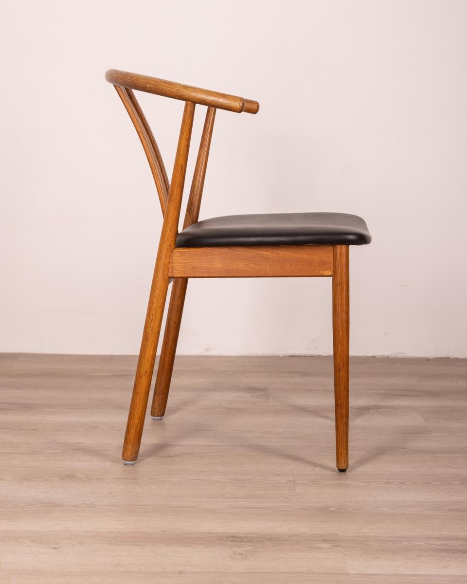 Set of Four 1960s Vintage Chairs in Wood and Leather Danish Design 2