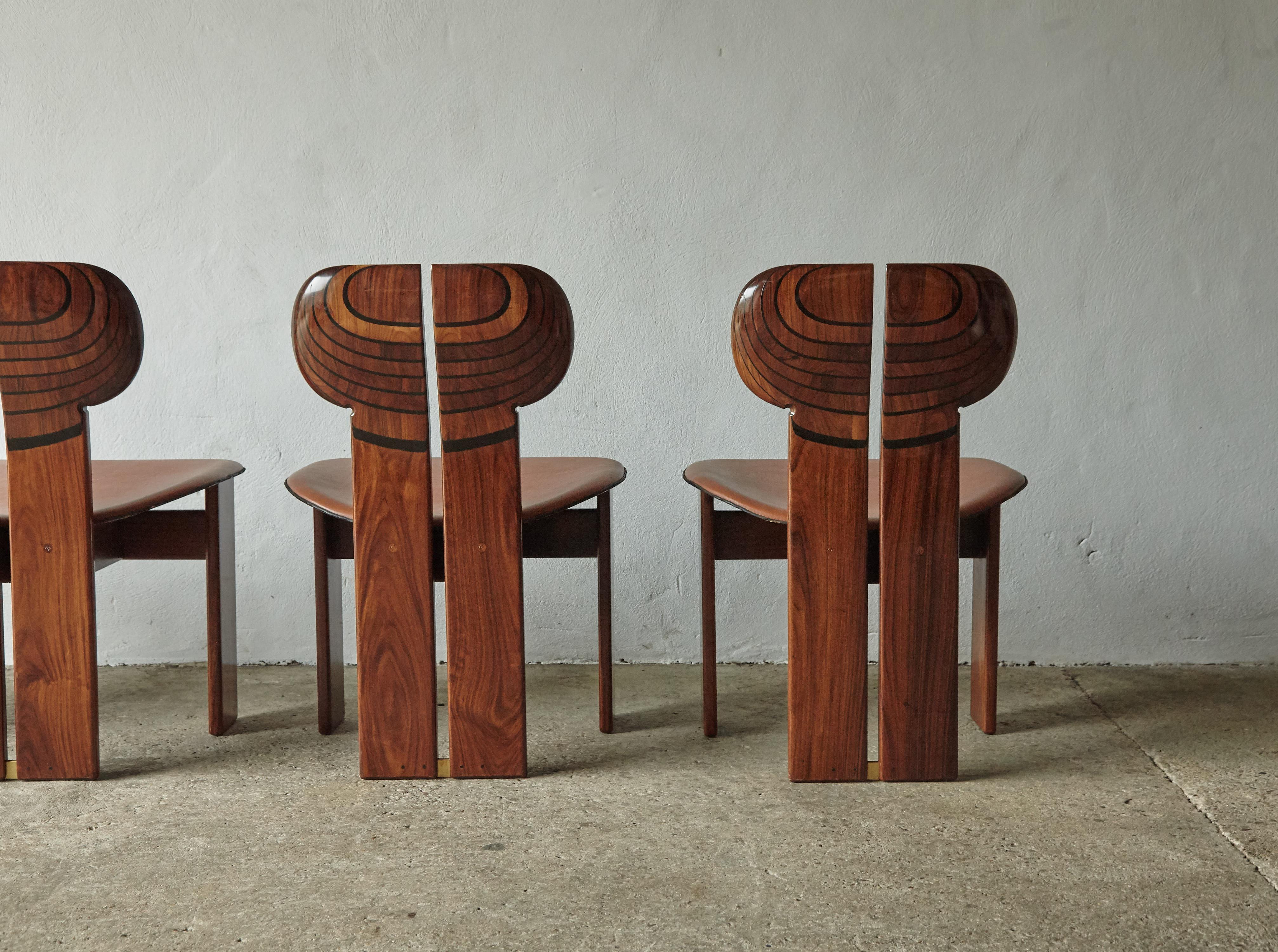Ensemble de quatre chaises africaines d'Afra & Tobia Scarpa, Maxalto, Italie, 1970 en vente 1