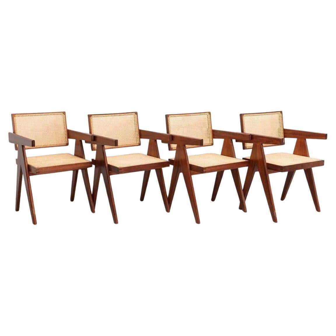 Set di quattro sedie da ufficio dopo Pierre Jeanneret 051 Capitol Complex