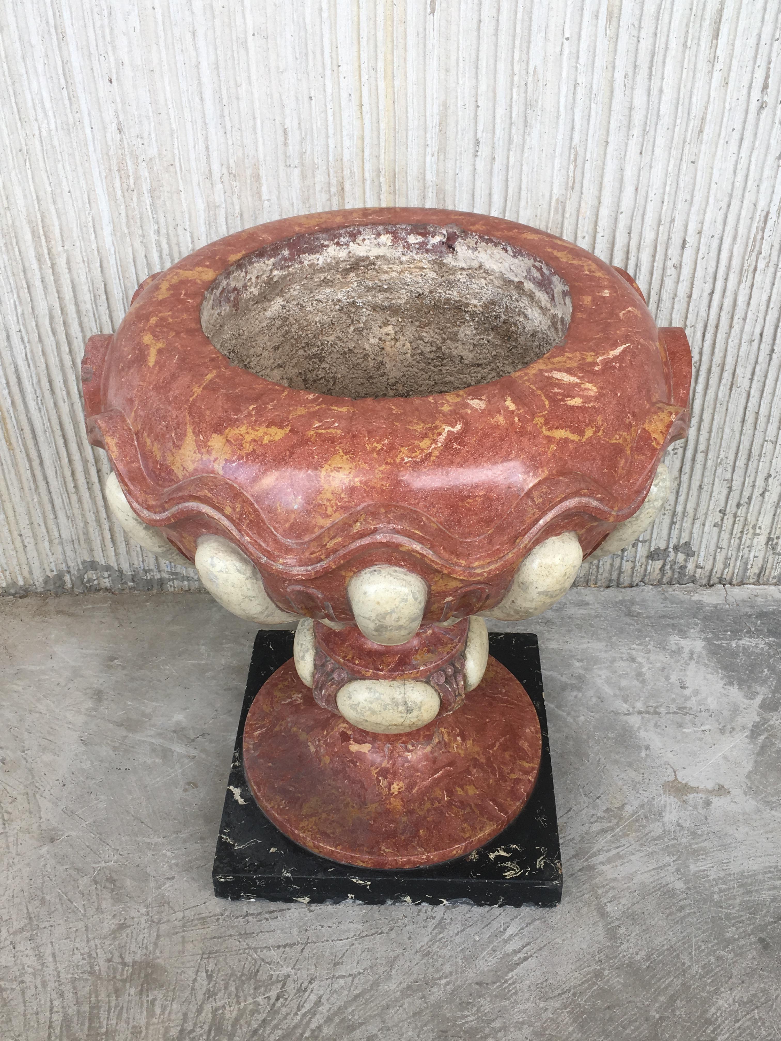 Set of Four Aged Pink Marble Hand Carved Planters with Serpentine White Inlays In Good Condition For Sale In Miami, FL