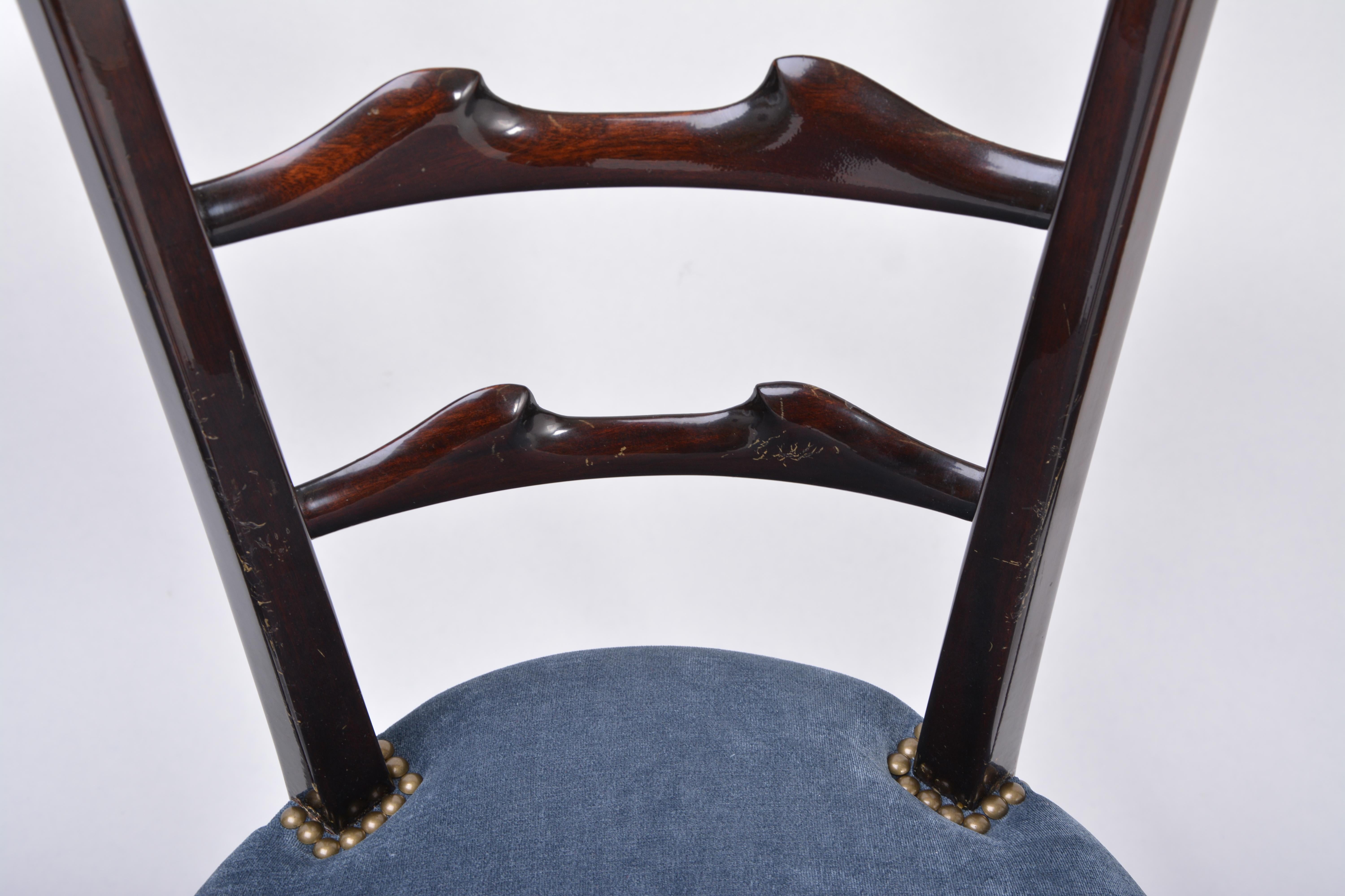 Set aus vier italienischen Mid-Century-Modern-Esszimmerstühlen mit hoher Rückenlehne von Aldo Tura im Angebot 11