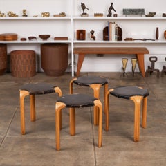 Set aus vier Hockern „Modell X602“ von Alvar Aalto für Artek