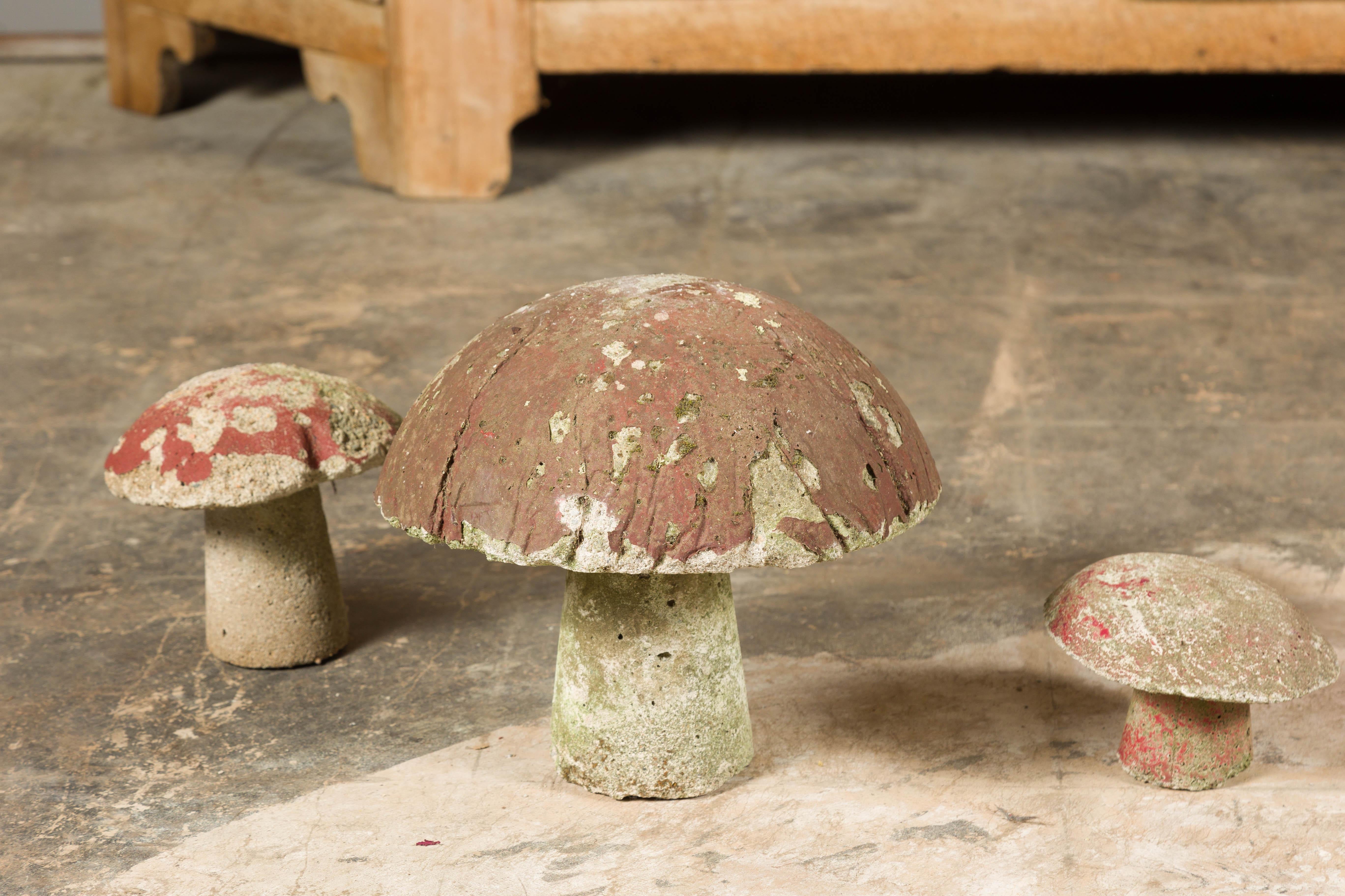 Set of Four American Midcentury Painted Concrete Mushroom Garden Ornaments For Sale 3