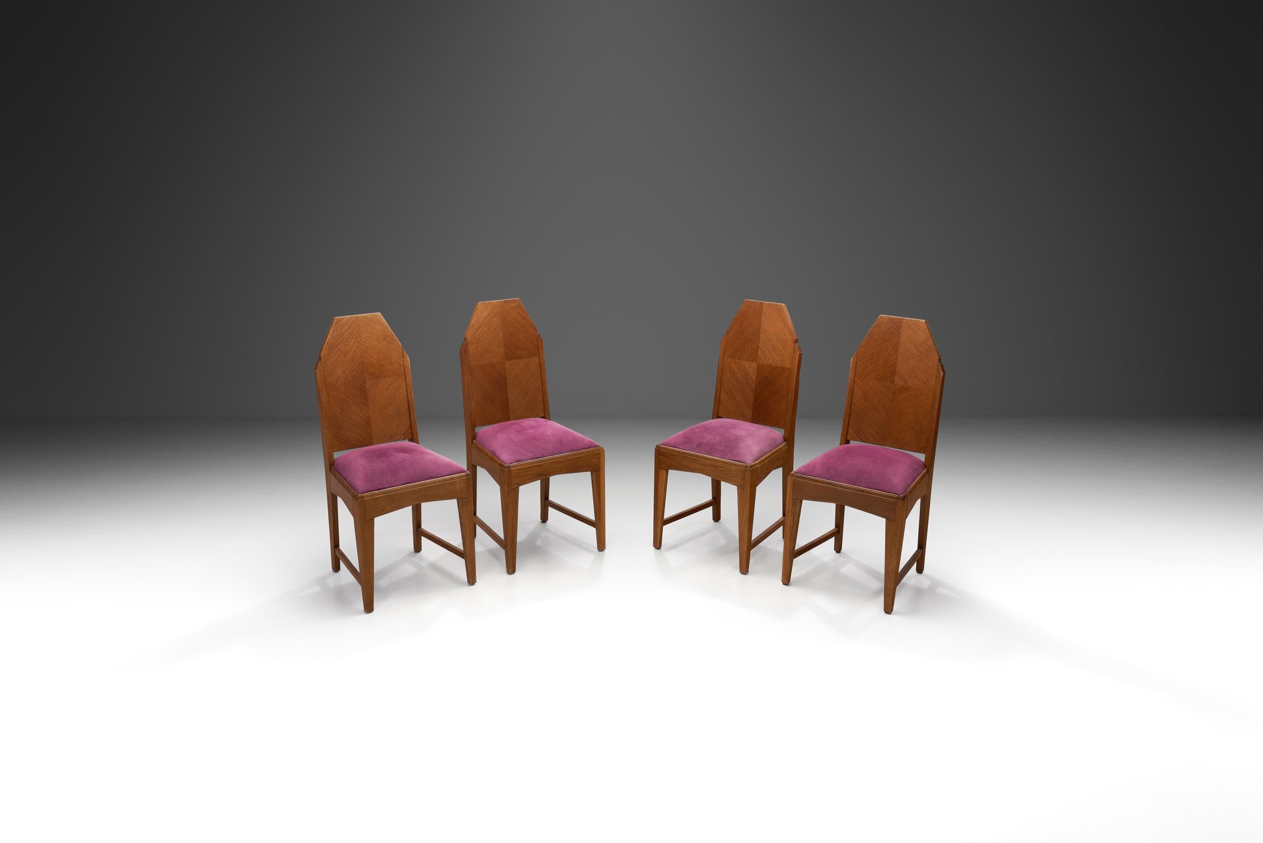 Mid-Century Modern Set of Four Amsterdamse School Oak Dining Chairs, The Netherlands 1920s For Sale