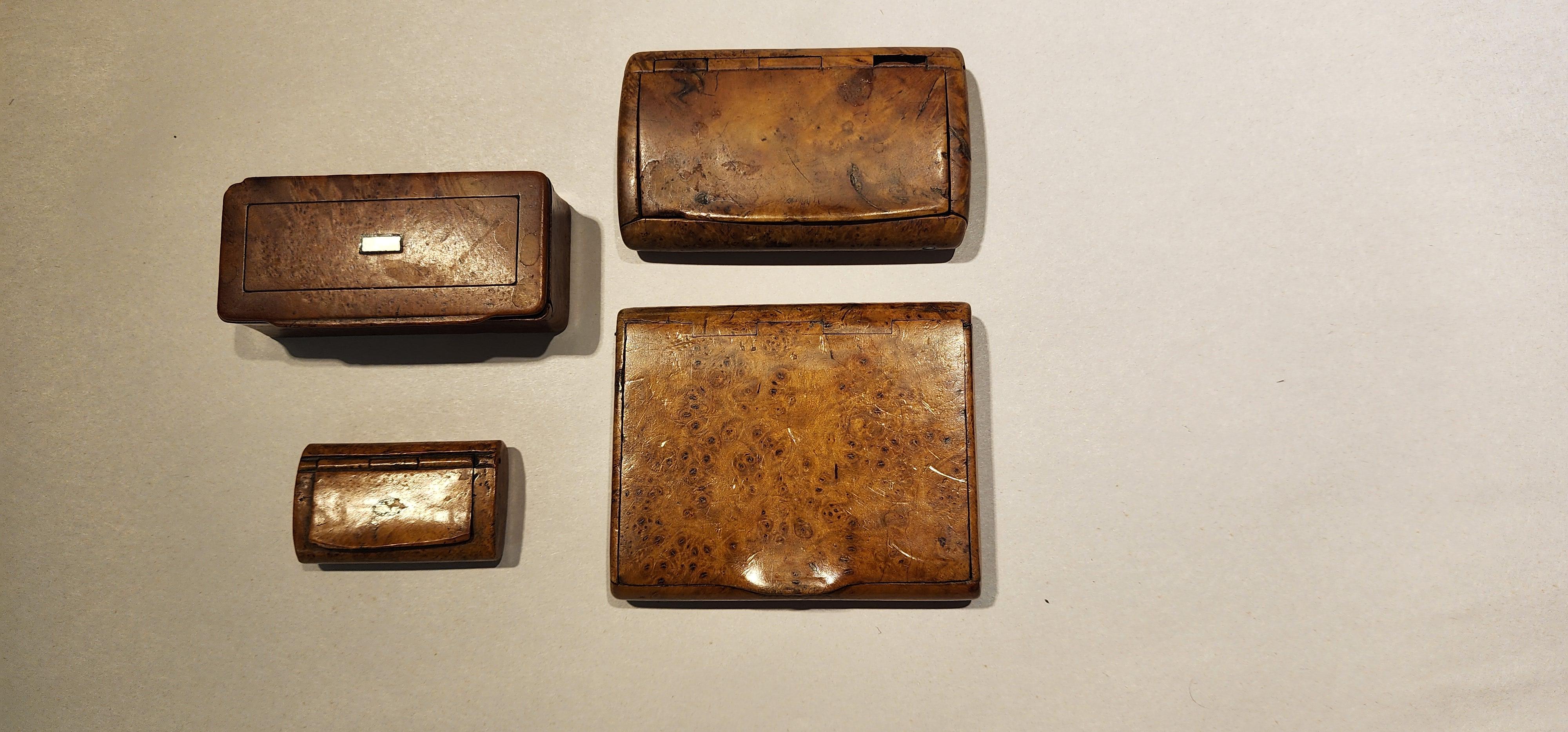 Juego de cuatro cajas antiguas buriladas en Bueno Estado en Hudson, NY